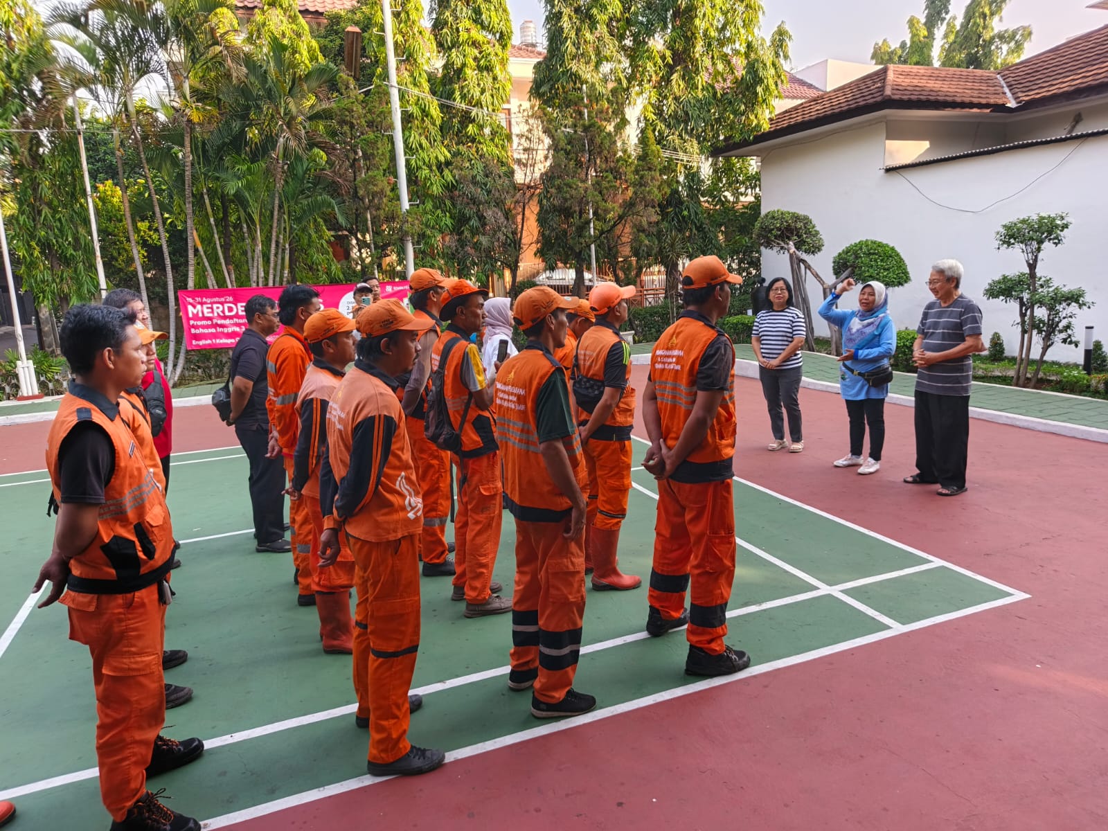 Kerja Bakti Minggu Pagi, Kelurahan Kelapa Gading Timur Perkuat Aksi Kebersihan 1