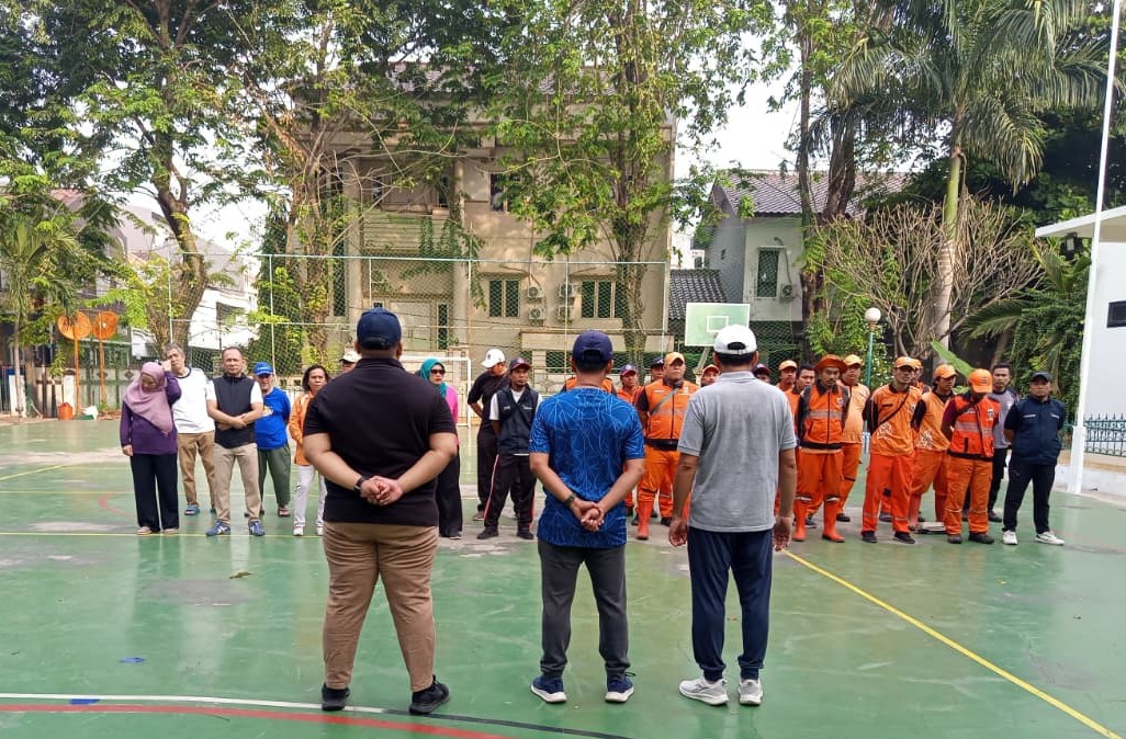 Kolaborasi Jaga Lingkungan : Sekkel Monitoring Kerja Bakti Lingkungan di RW 010 2