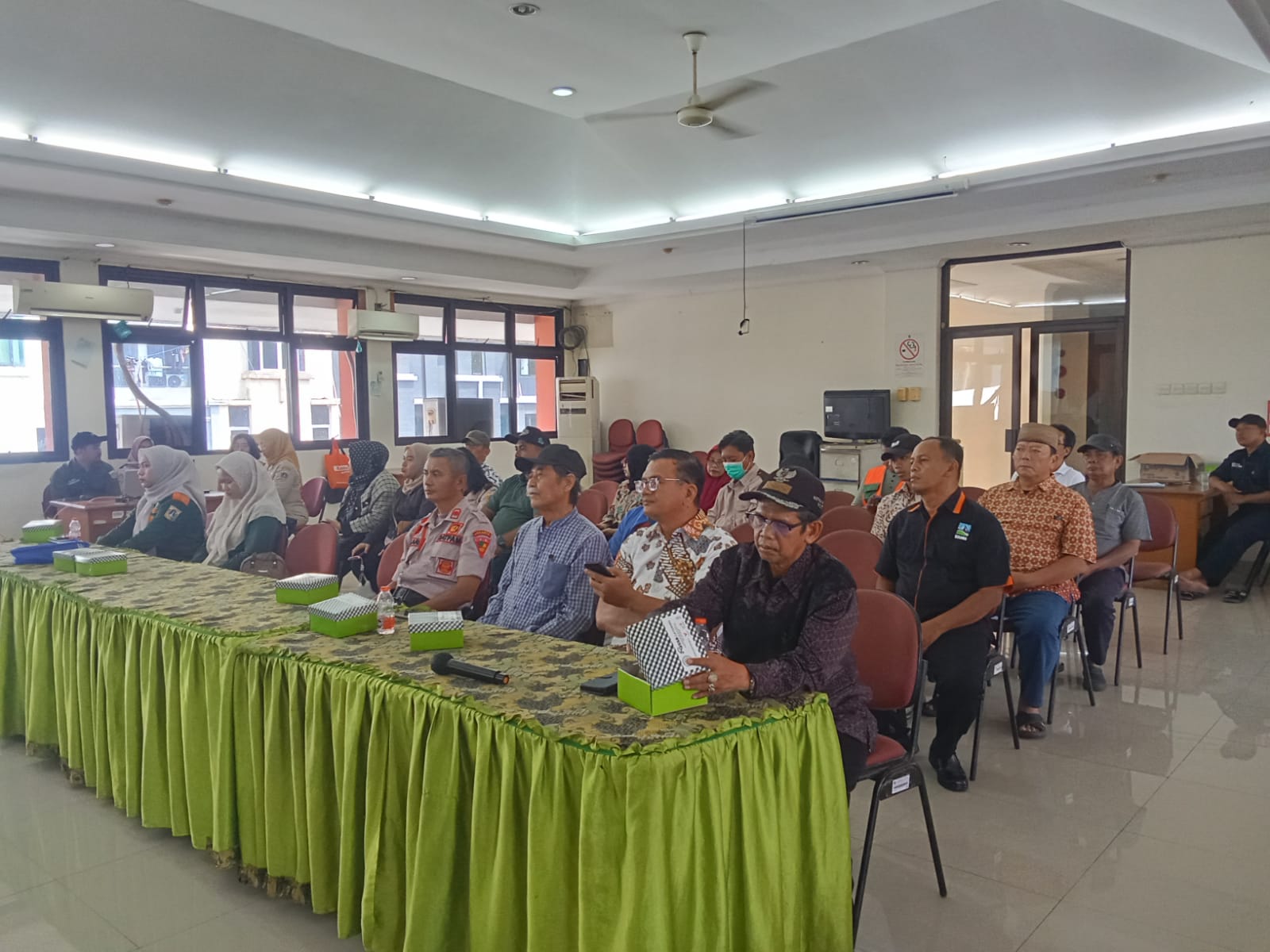 Perkuat Pengelolaan Sampah, Kelurahan Kelapa Gading Timur Gelar Rapat Koordinasi 3