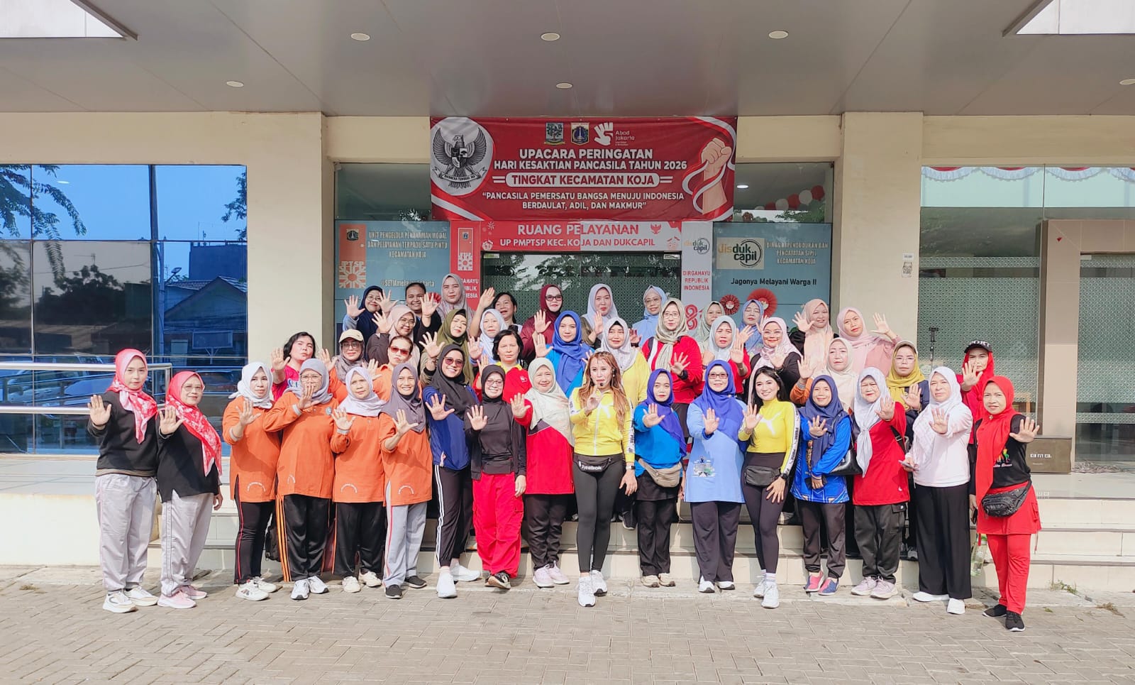Kegiatan Senam Bersama ASN Se-Kecamatan Koja, Upaya Menjaga Kebugaran dan Kebersamaan Aparatur 2