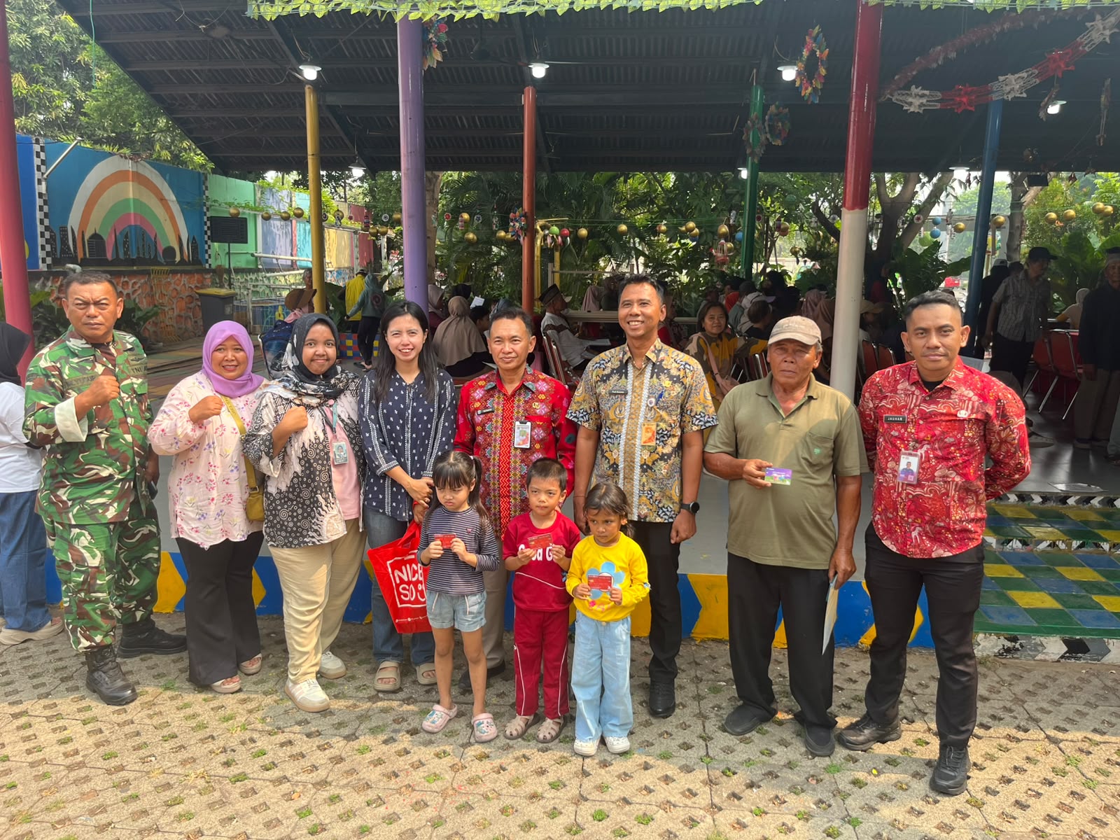 Pendistribusian Bantuan Sosial PKD: Satpel Sosial Bersama Bank Jakarta Salurkan KAJ, KPDJ, dan KLJ di RPTRA Rasela 6