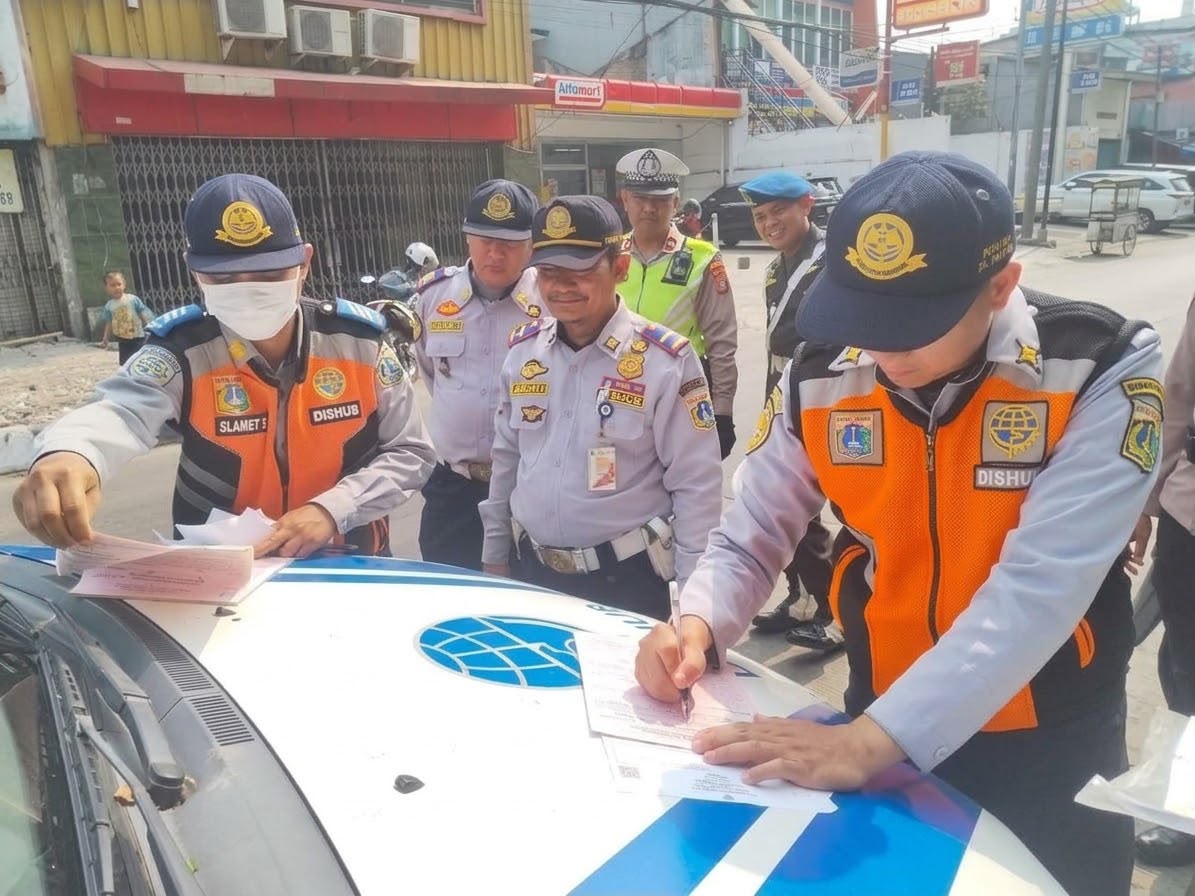 Satpelhub Kecamatan Koja Tindak Tegas Kendaraan Besar di Jalan Jampea Raya 1
