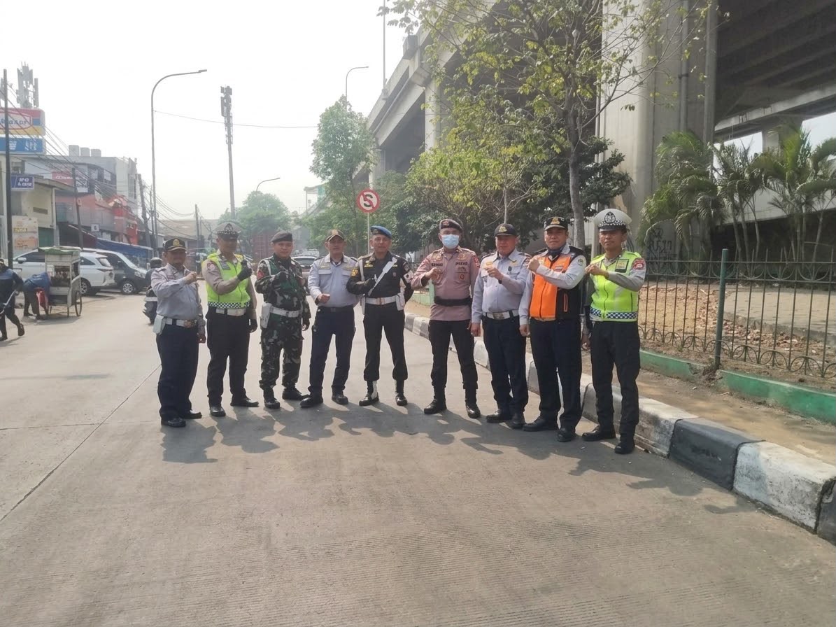 Satpelhub Kecamatan Koja Tindak Tegas Kendaraan Besar di Jalan Jampea Raya 3