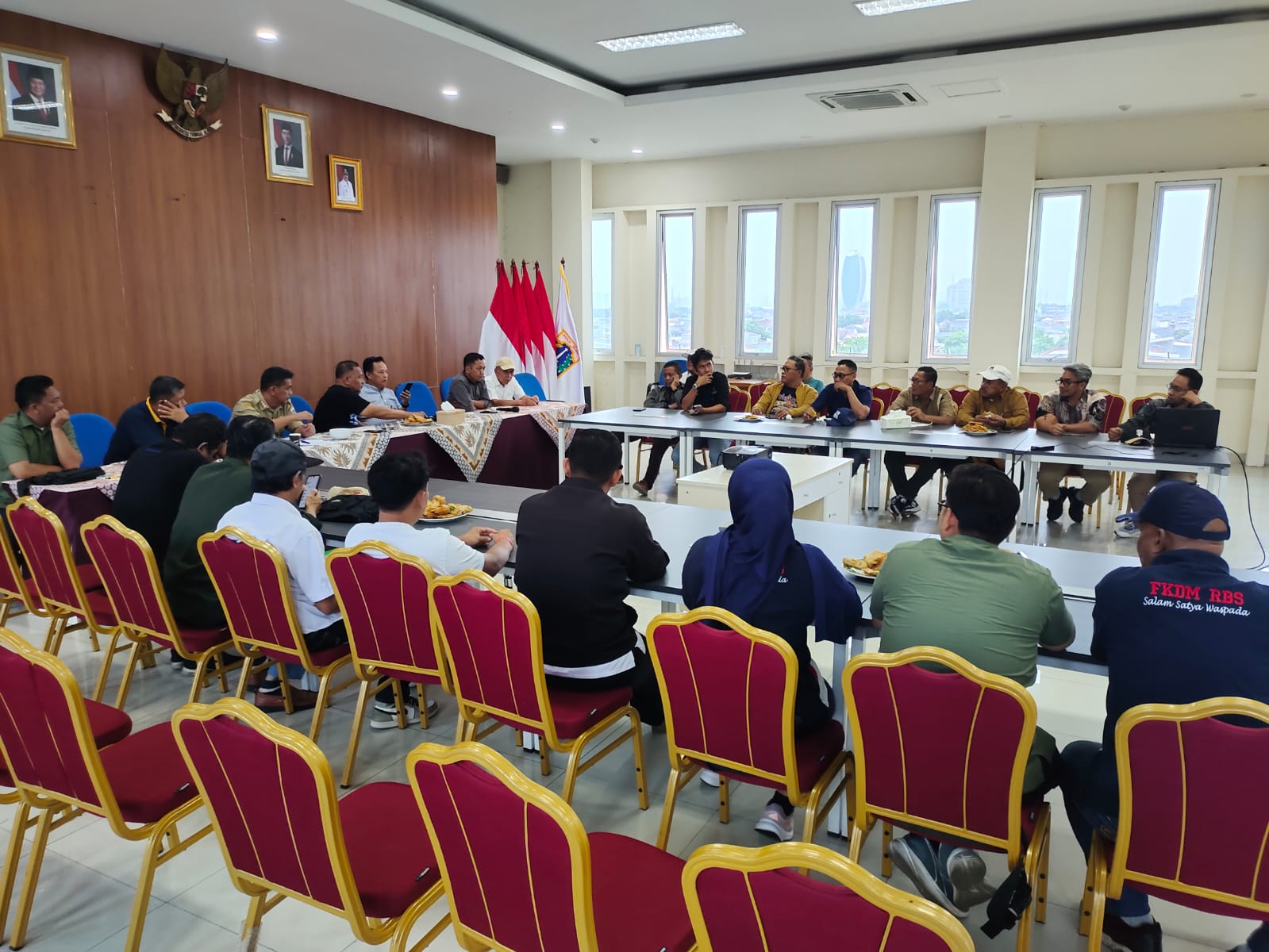 Camat Koja Pimpin Rapat Persiapan Pelaksanaan HBKB Jalan Plumpang Semper 5