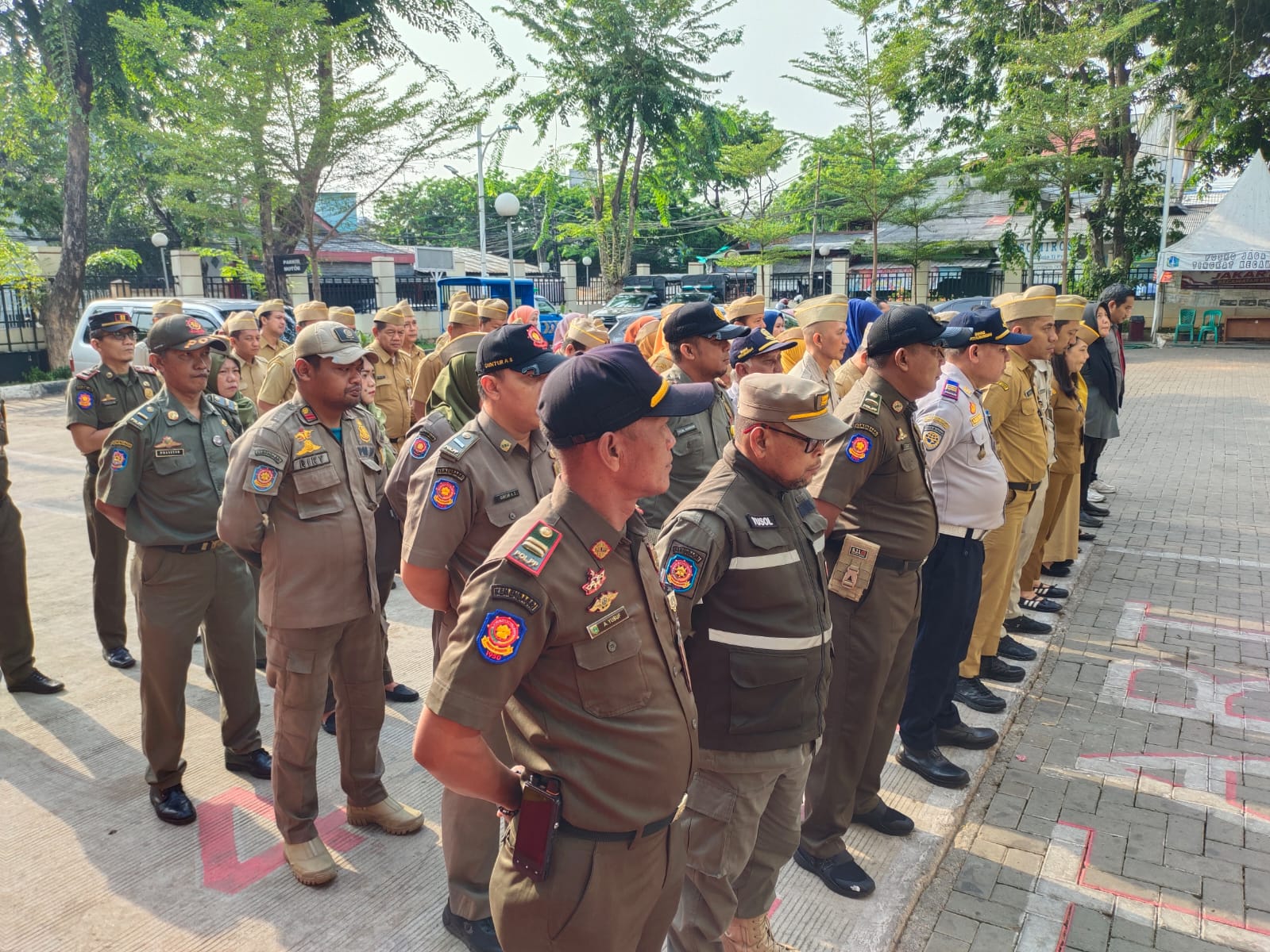 Sekretaris Kecamatan Koja Pimpin Apel Pagi Bersama Jajaran Aparatur 3