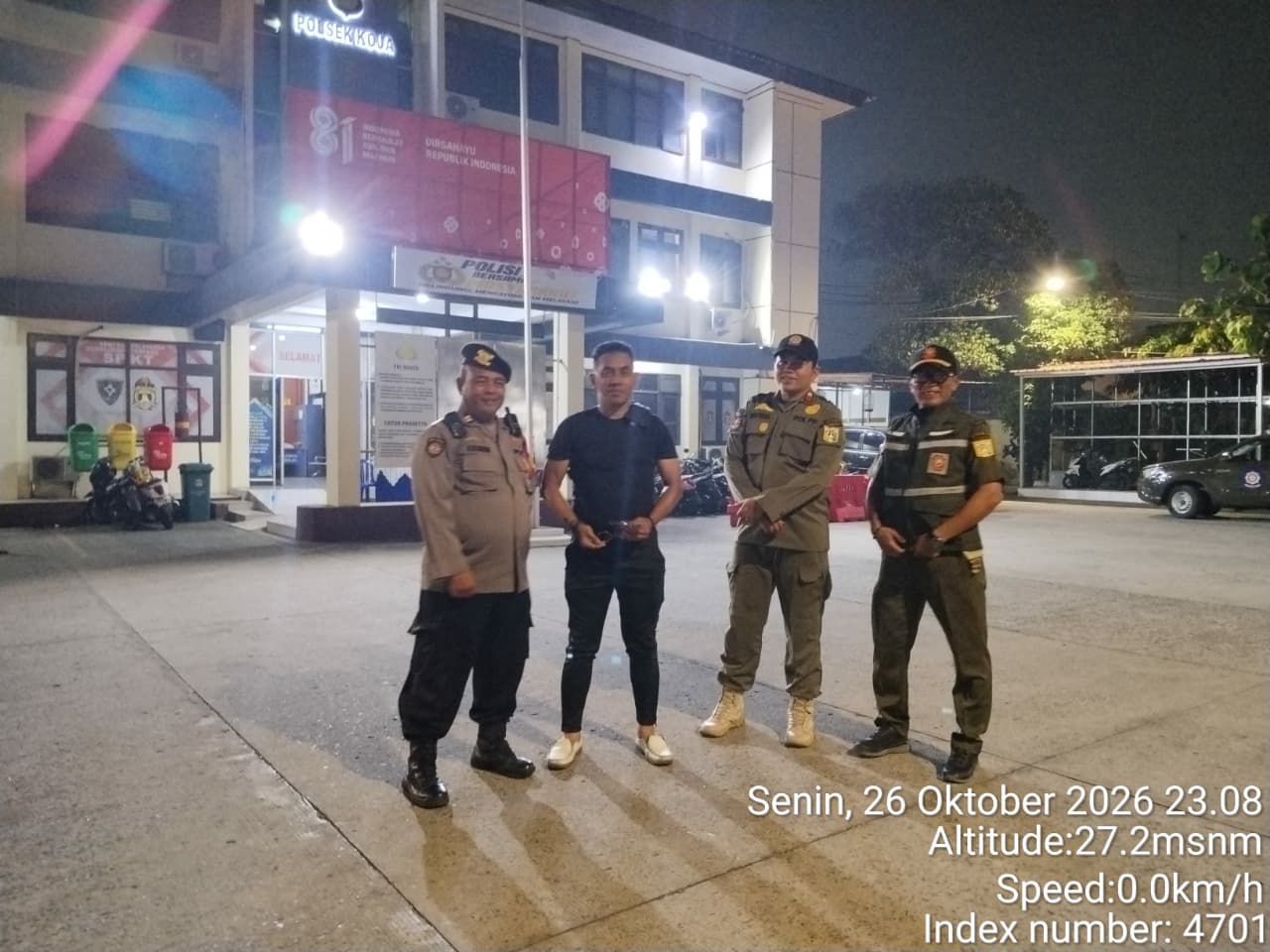 Tim Gabungan Kecamatan Koja, Polsek, dan Satpol PP Tertibkan Aktivitas Malam di Taman Tablo Plumpang 1