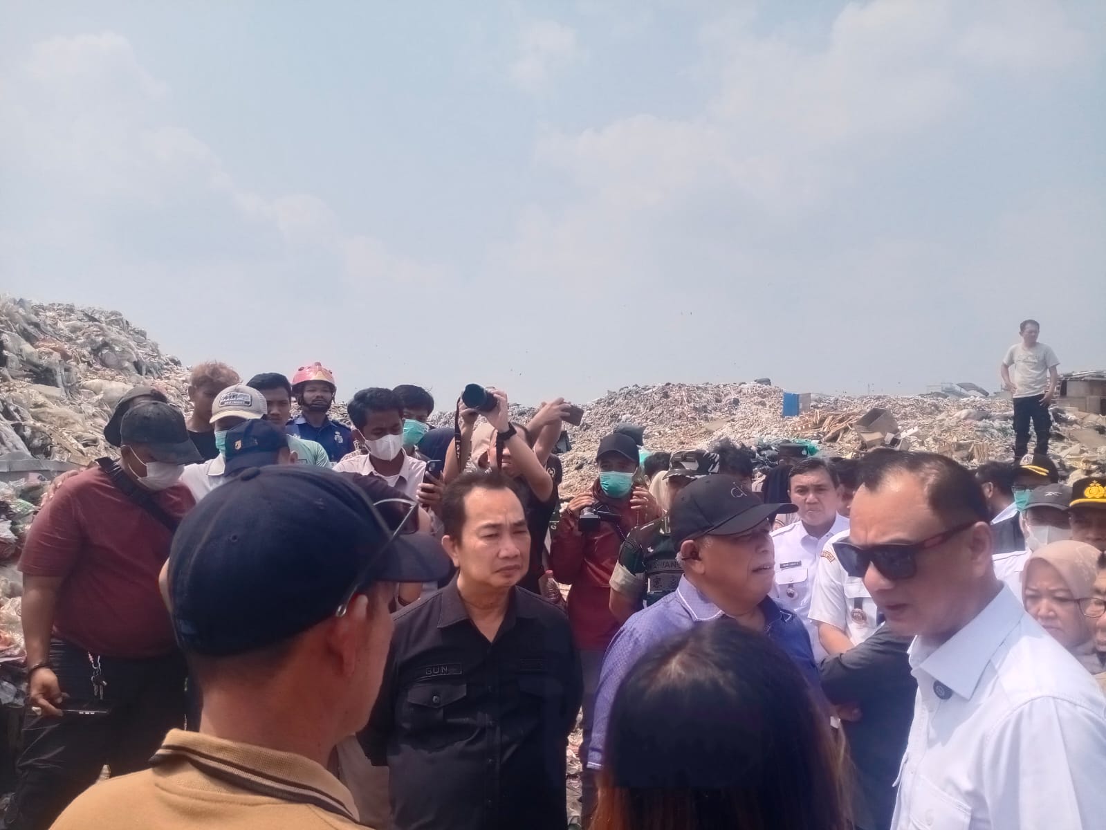 KUNJUNGAN ANGGOTA DPRD PROVINSI DKI JAKARTA DI TPS NAGRAK CILINCING JAKARTA UTARA 2