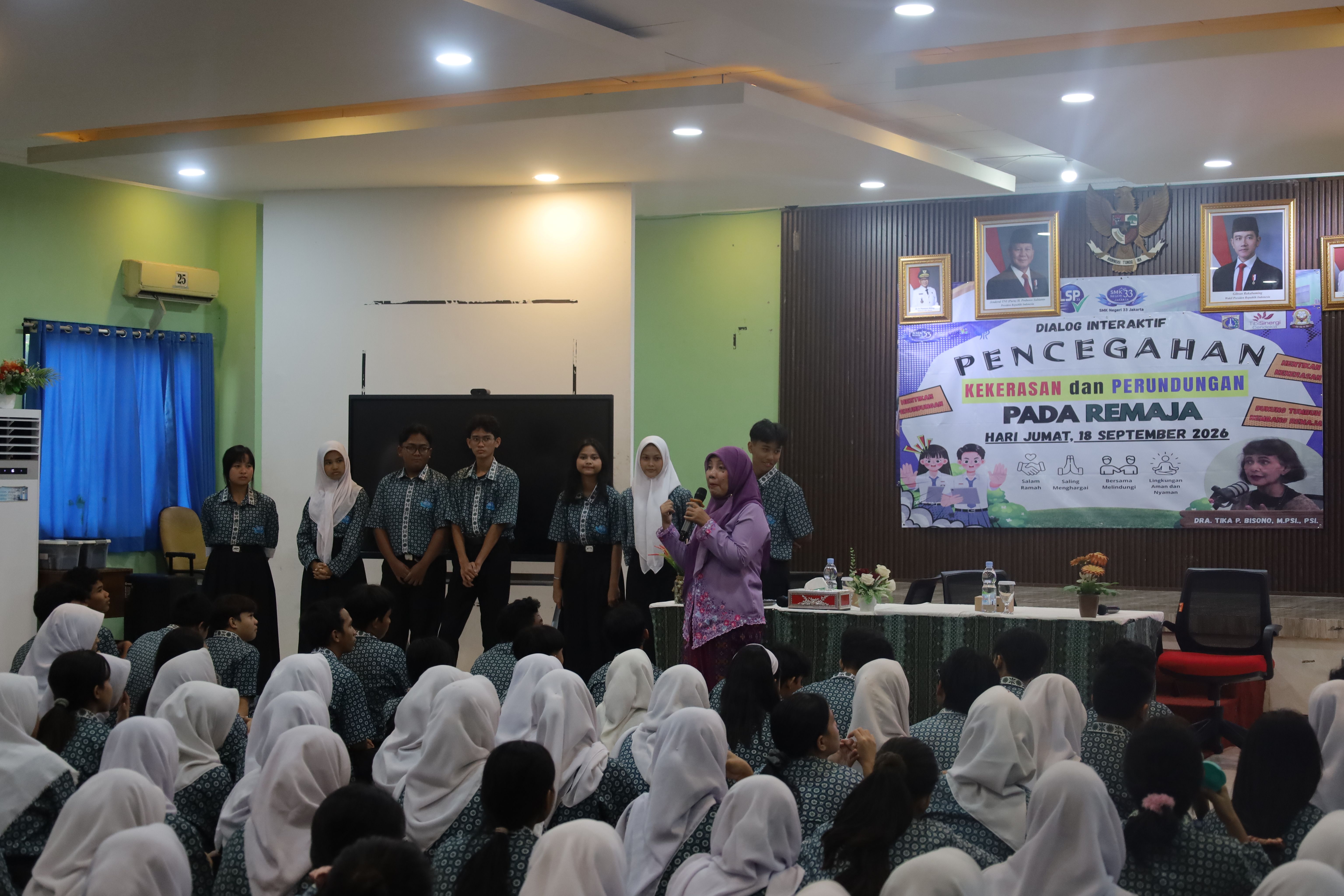 DIALOG INTERAKTIF PENCEGAHAN KEKERASAN DAN PERUNDUNGAN PADA REMAJA DI SMK NEGERI 33 1