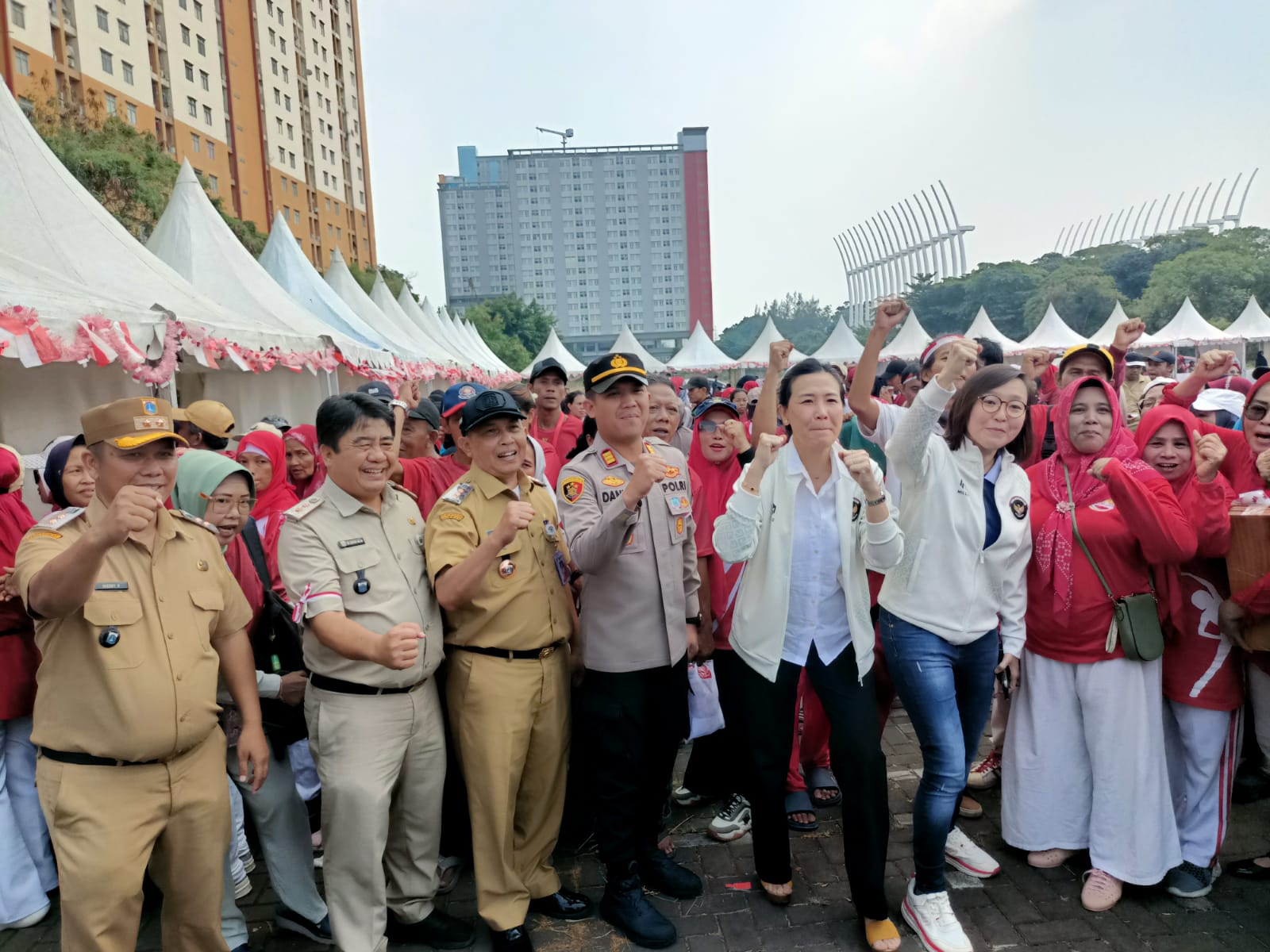 Semarak Kemerdekaan dan Kepedulian  Kecamatan Pademangan Gelar Pesta Jamuan Rakyat Bersama Wamen PPPA Veronica Tan di Lapangan Benyamin Sueb C3 Kemayoran 1