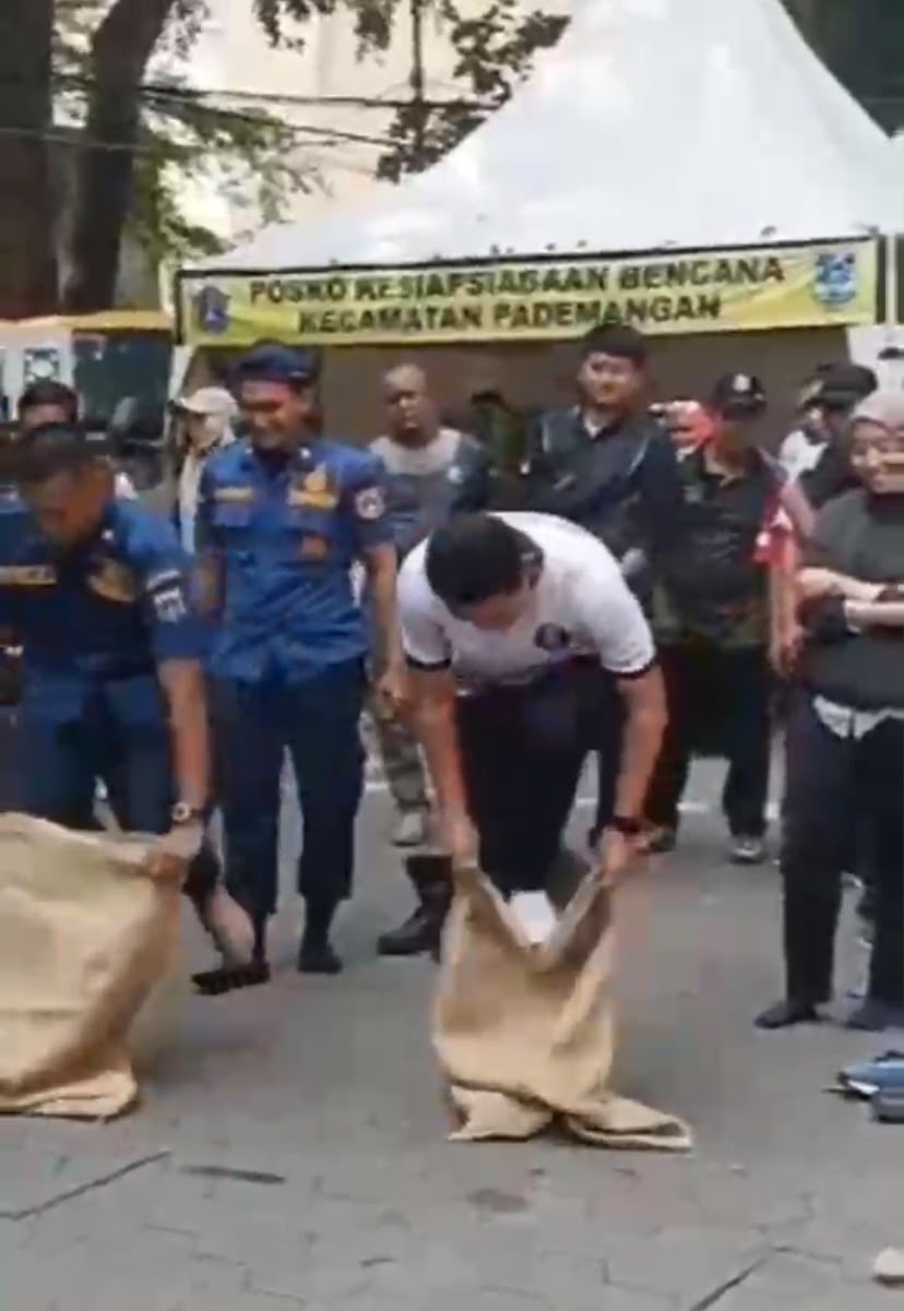 Merajut Kebersamaan di Kecamatan Pademangan: Aksi & Gelak Tawa Lomba Tradisional 3