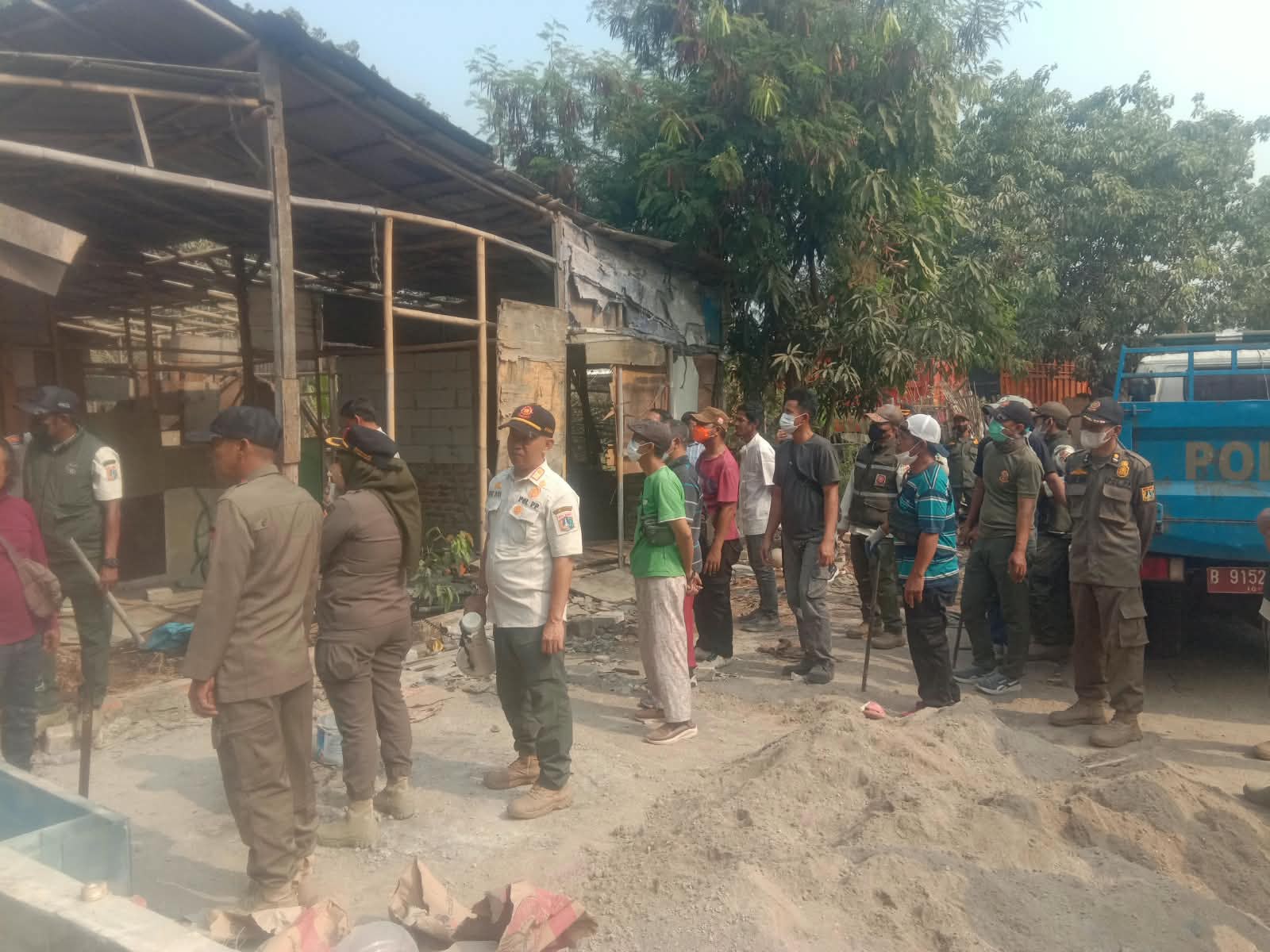 Gotong Royong Menata Lingkungan Wujudkan Kawasan yang Bersih, Aman dan Nyaman 1
