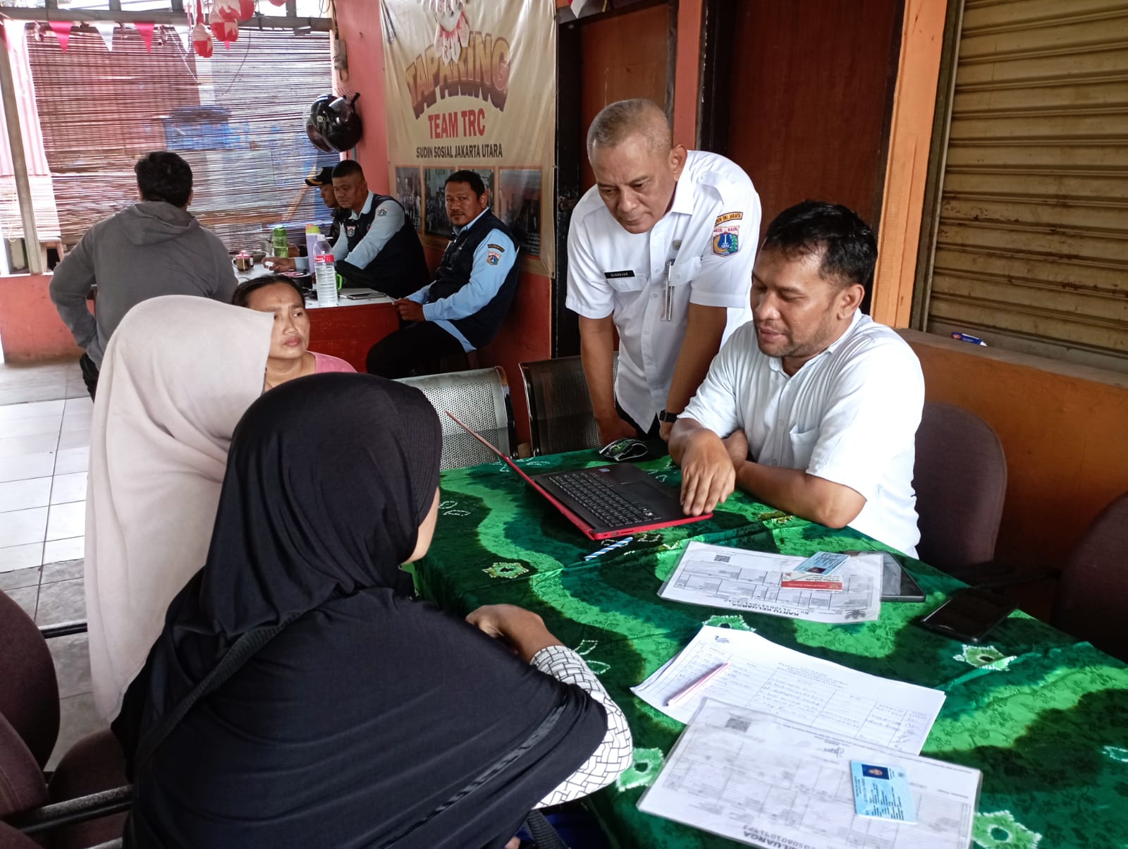 Monitoring Pelayanan Pengaduan Bansos, Kecamatan Pademangan Dorong Pelayanan yang Responsif bagi Masyarakat 1