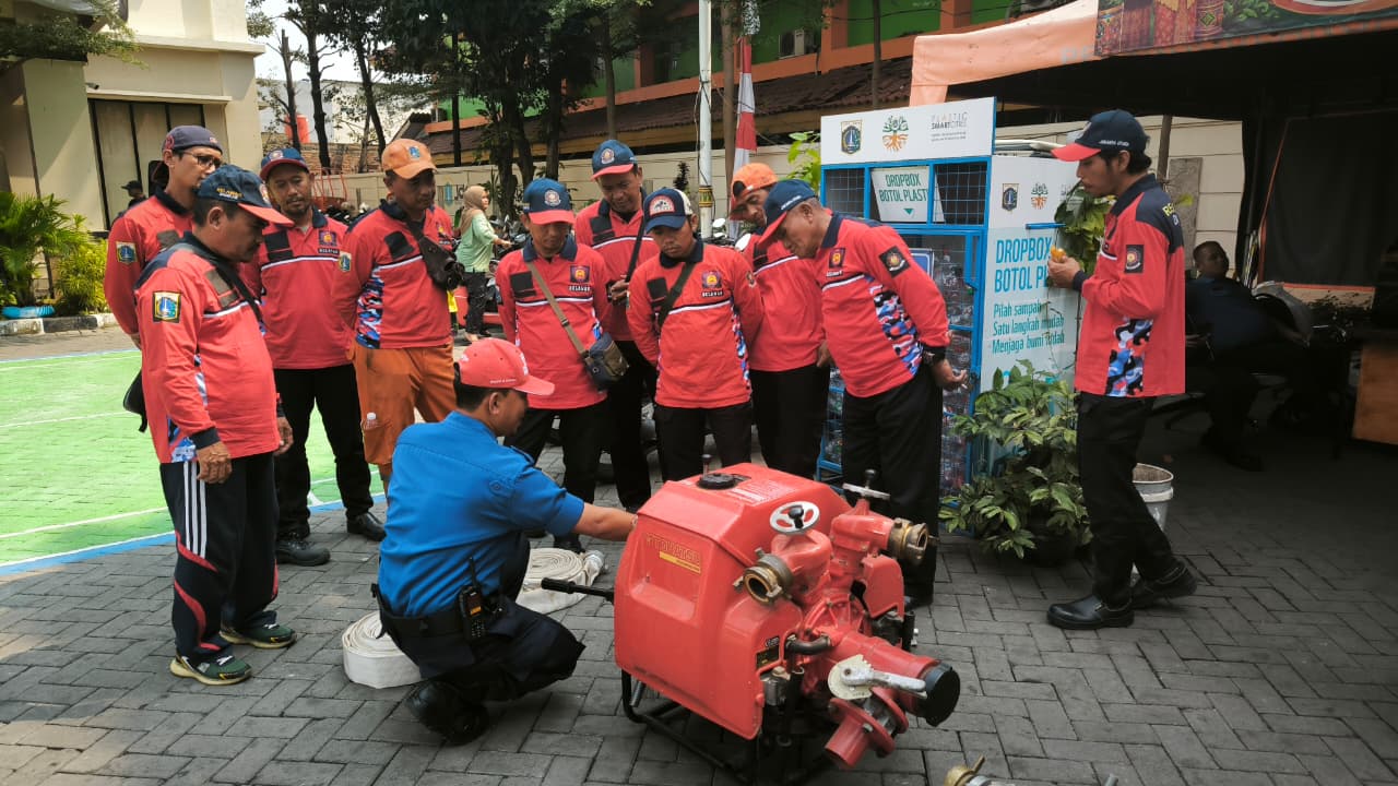 Pembinaan REDKAR Kelurahan Rawa Badak Utara 1