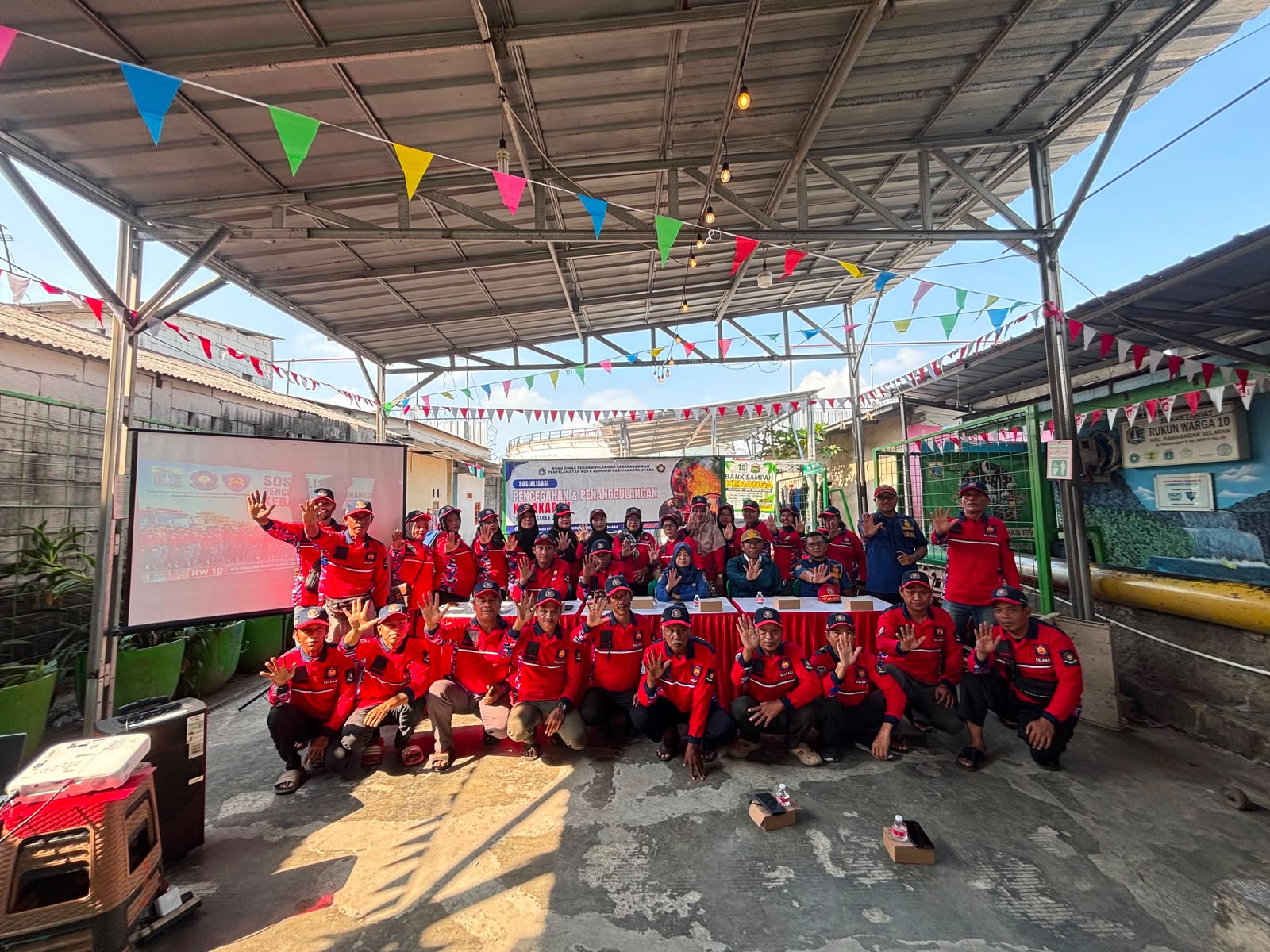 Sosialisasi Pencegahan dan Penanggulangan Kebakaran di RW 10 Kel. Rawa Badak Selatan 5