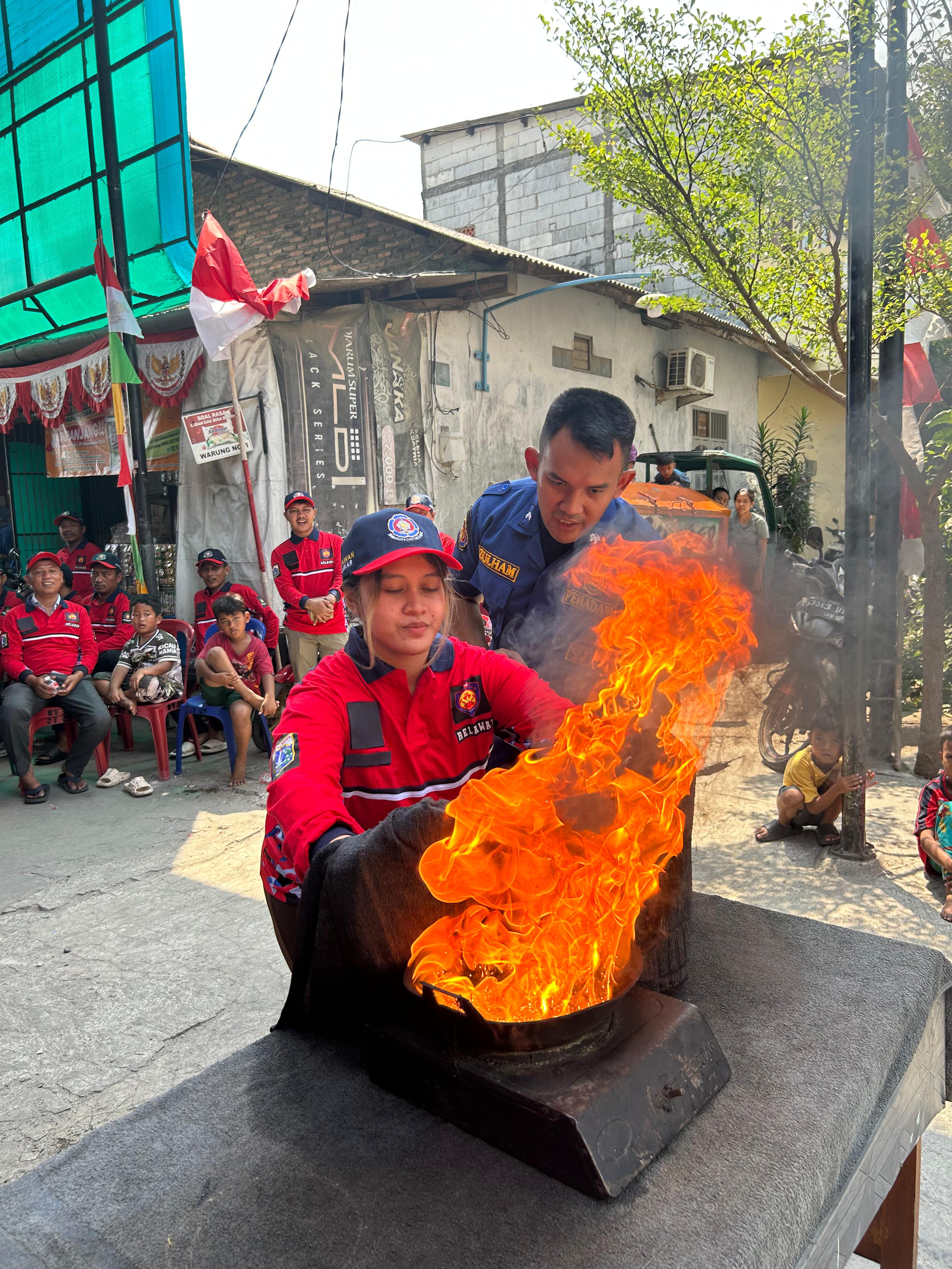 Sosialisasi Pencegahan dan Penanggulangan Kebakaran RW 08 Kel. Rawa Badak Selatan. 4