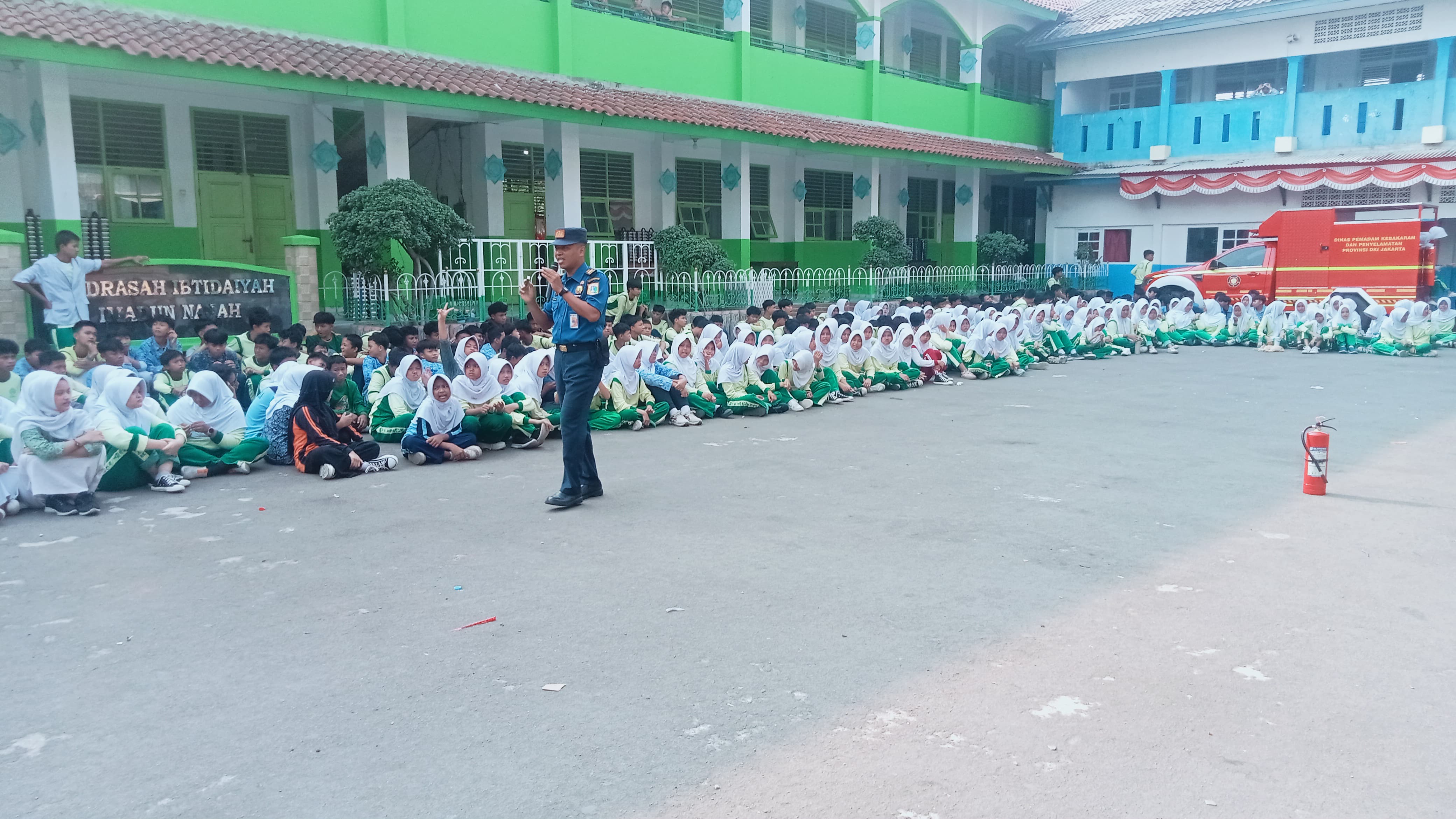 Sosialisasi dan Edukasi Pencegahan Serta Penanggulangan Kebakaran Sekolah Mts Imandunnajjah Rorotan 2