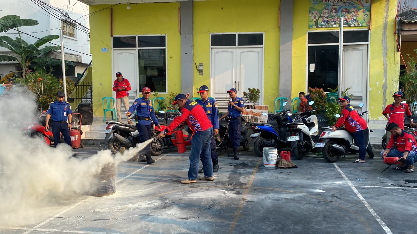 Sosialisasi Pencegahan dan Penanggulangan Kebakaran di RW 08 Kel. Ancol 5