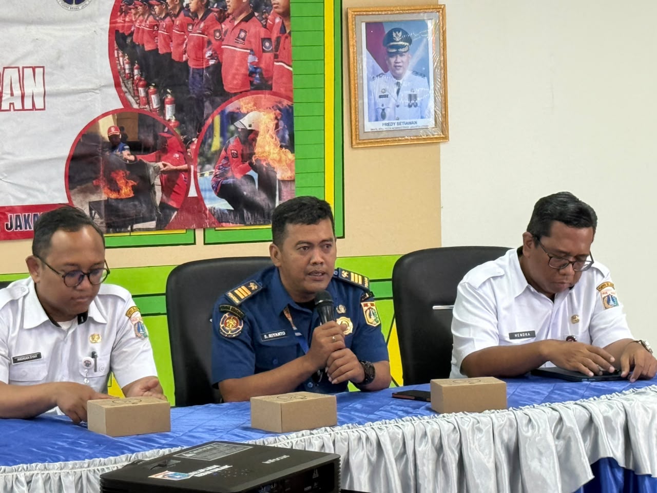 Pembinaan REDKAR Kelurahan Kebon Bawang. 2