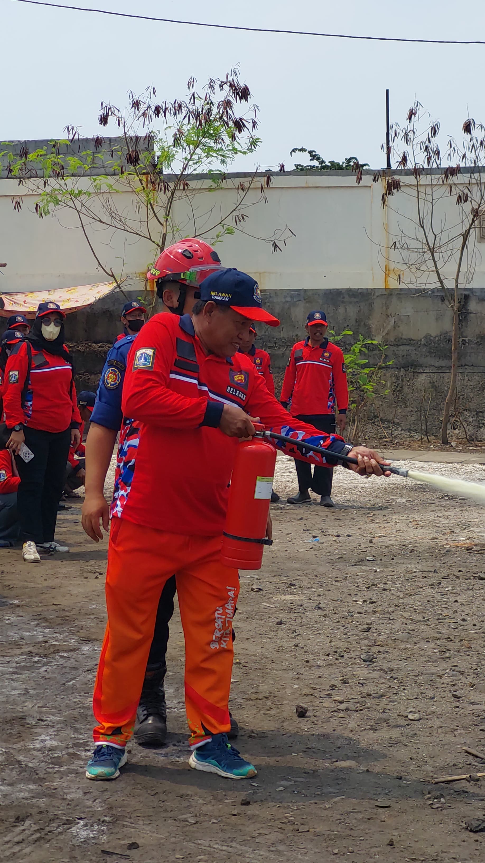 Sosialisasi Pencegahan dan Penanggulangan Kebakaran di RW 14 Kelurahan Kalibaru 5