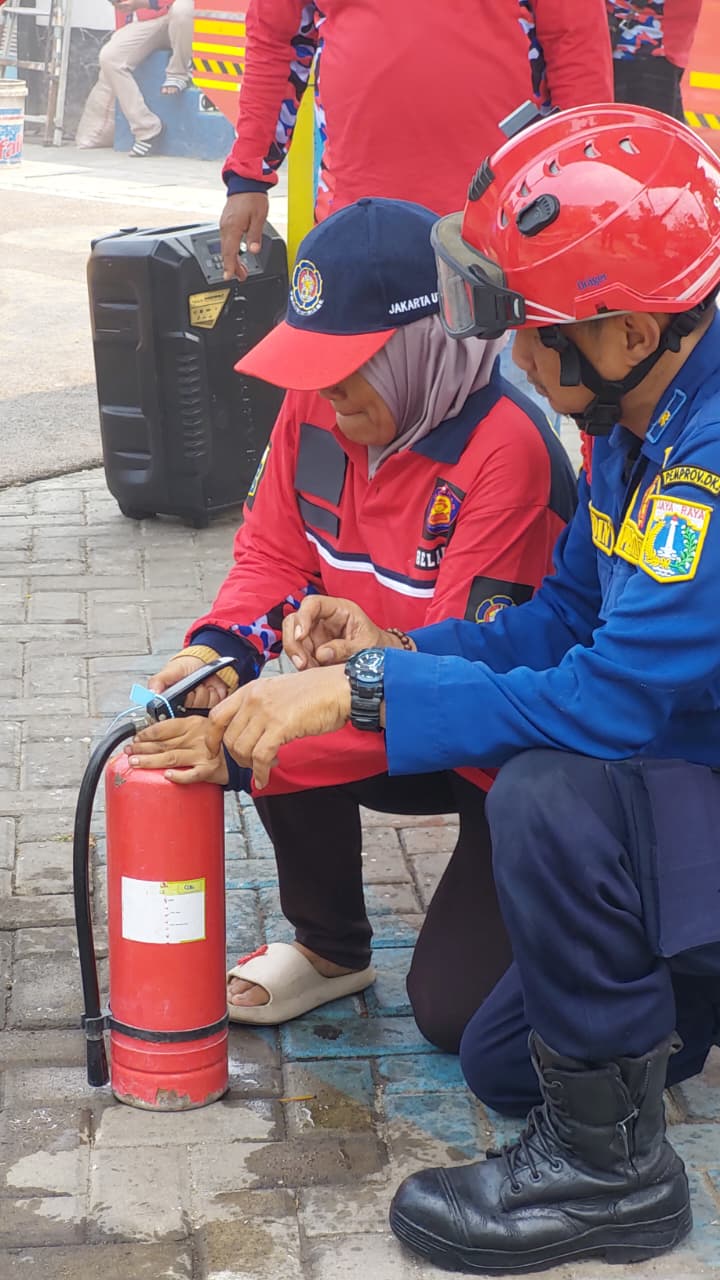 Sosialisasi Pencegahan dan Penanggulangan Kebakaran di RW 03 Kel. Semper Timur 3