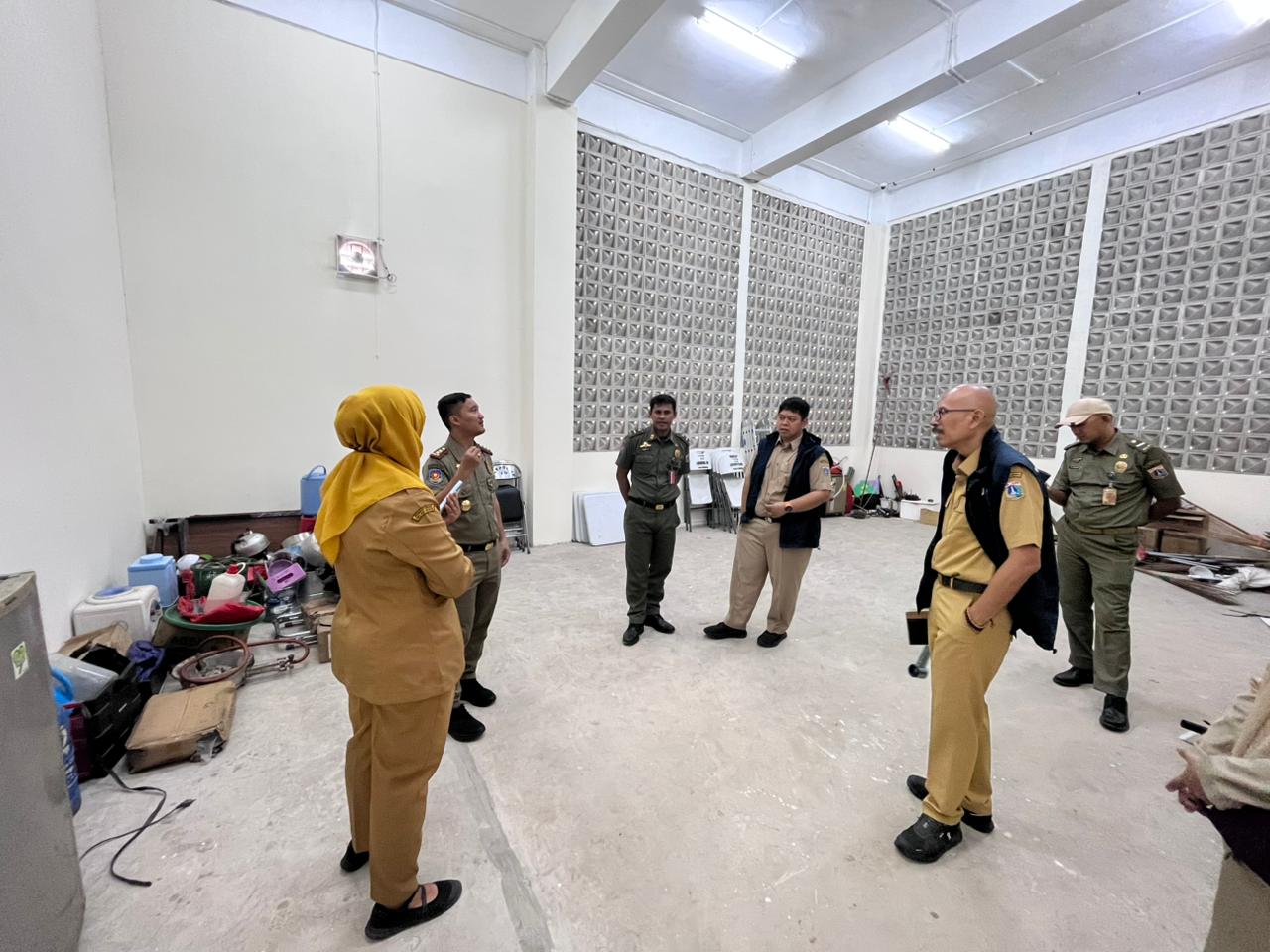 Peninjauan Lapangan ke Gudang Satpol PP di Kelurahan Tugu Selatan 1