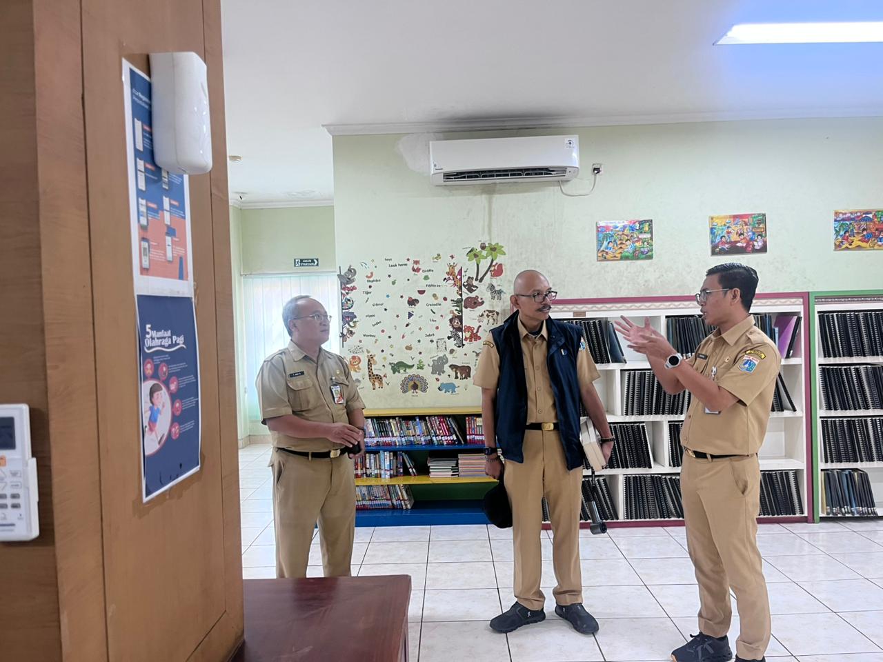 Peninjauan ke Perpustakaan Umum Daerah Dalam Mendukung Peningkatan Literasi Masyarakat 3