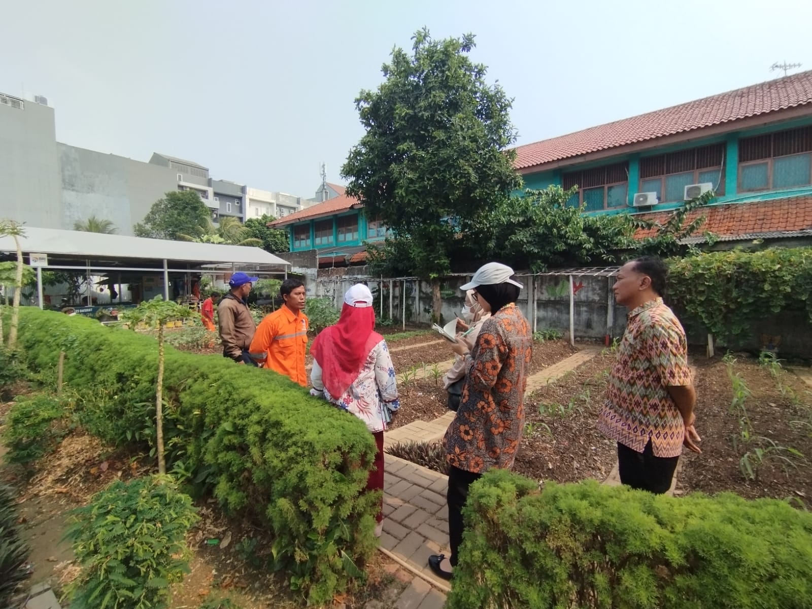 Peninjauan Urban Farming Kebun Pegangsaan Dua Menanam (Gangnam) 4