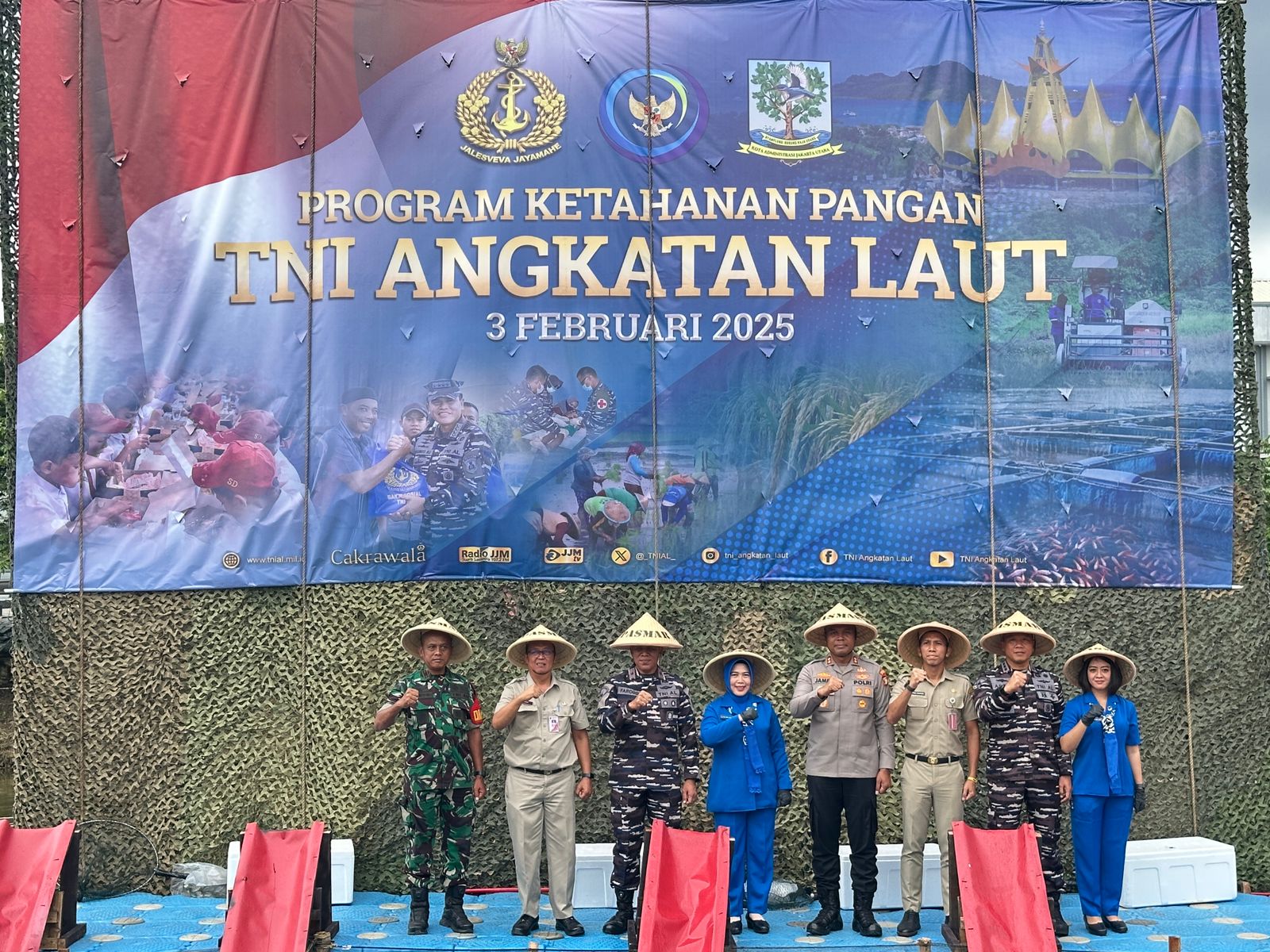Panen dan Tanam Bibit Ikan bersama Korps Marinir Pasmar 1 2