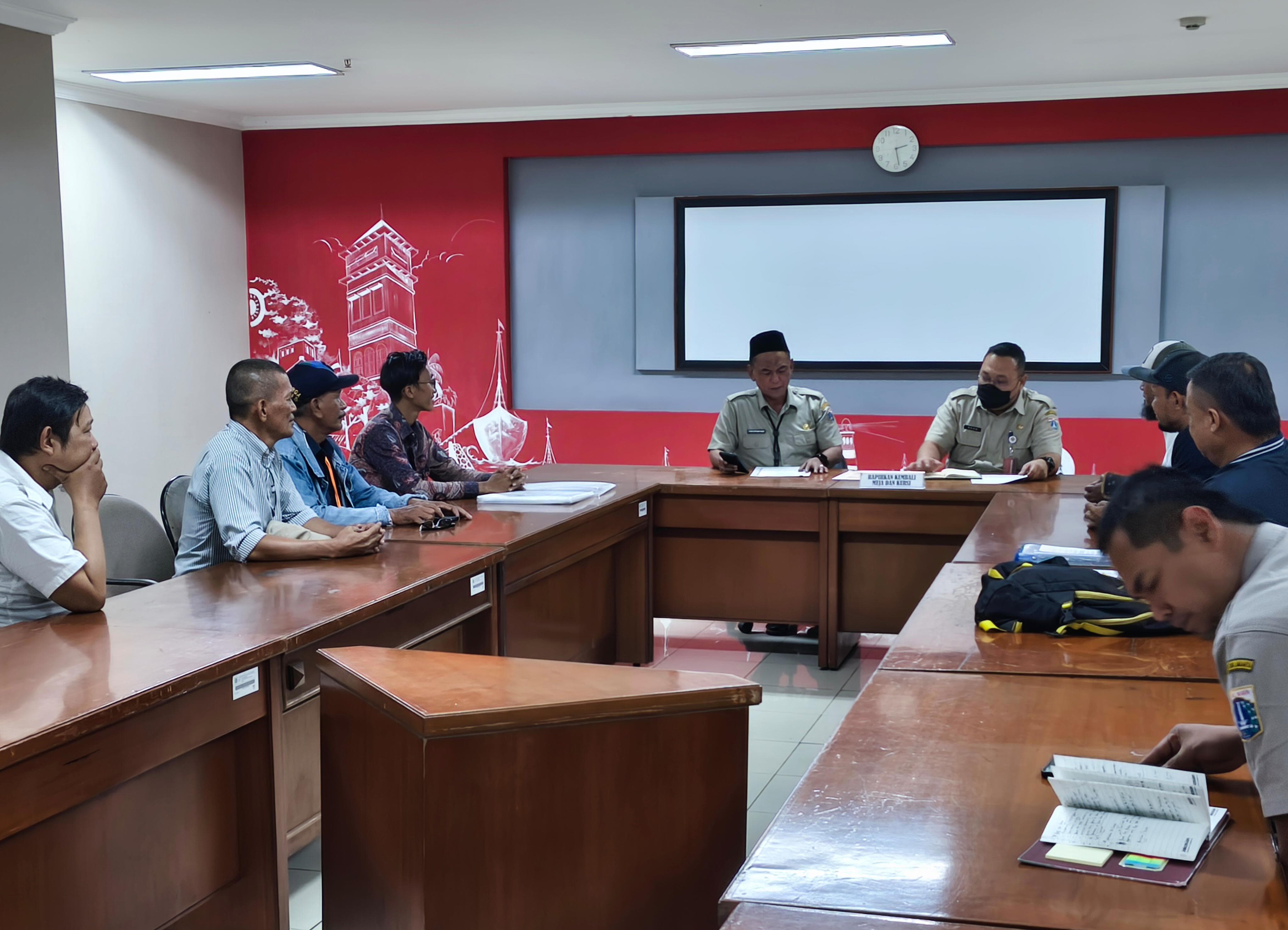 RAPAT KOORDINASI MENERIMA ADUAN MASYARAKAT TENTANG PEMILIHAN RW.16 KELURAHAN PENJARINGAN 5