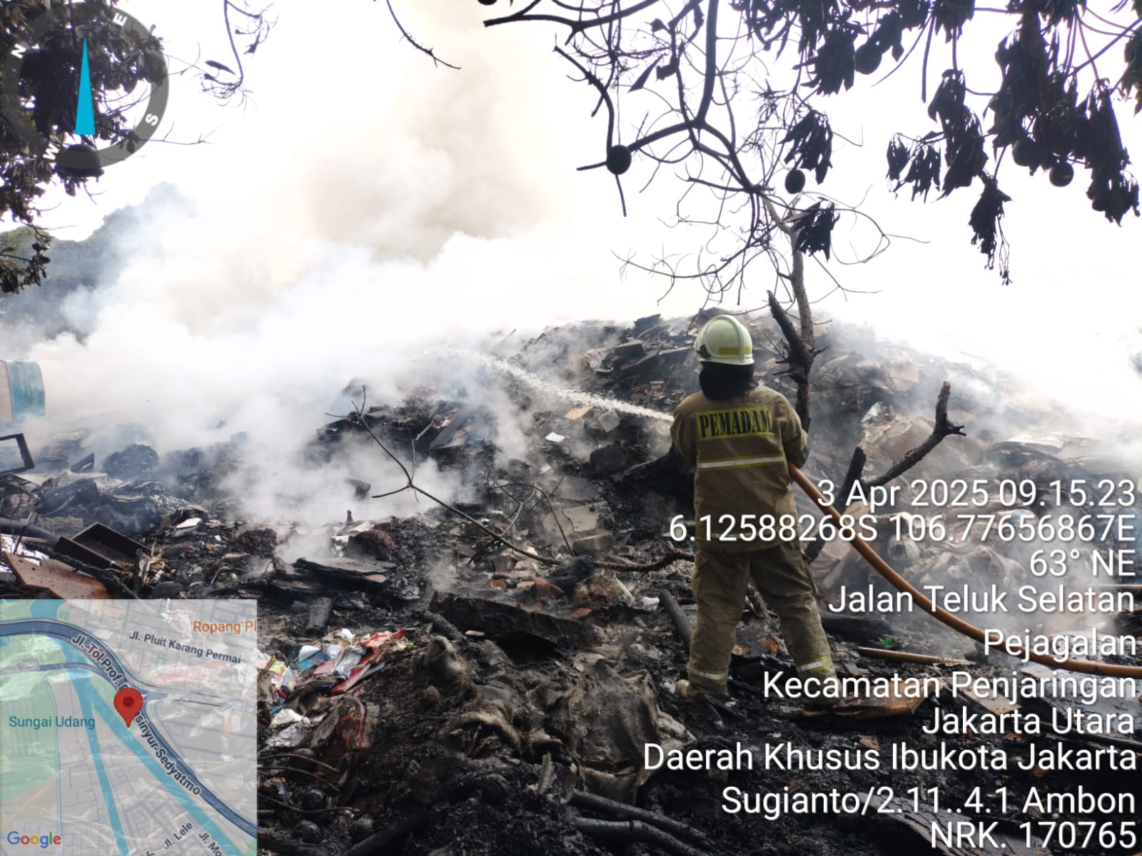 Penanggulangan Kebakaran Pada Tumpukan Sampah. 15
