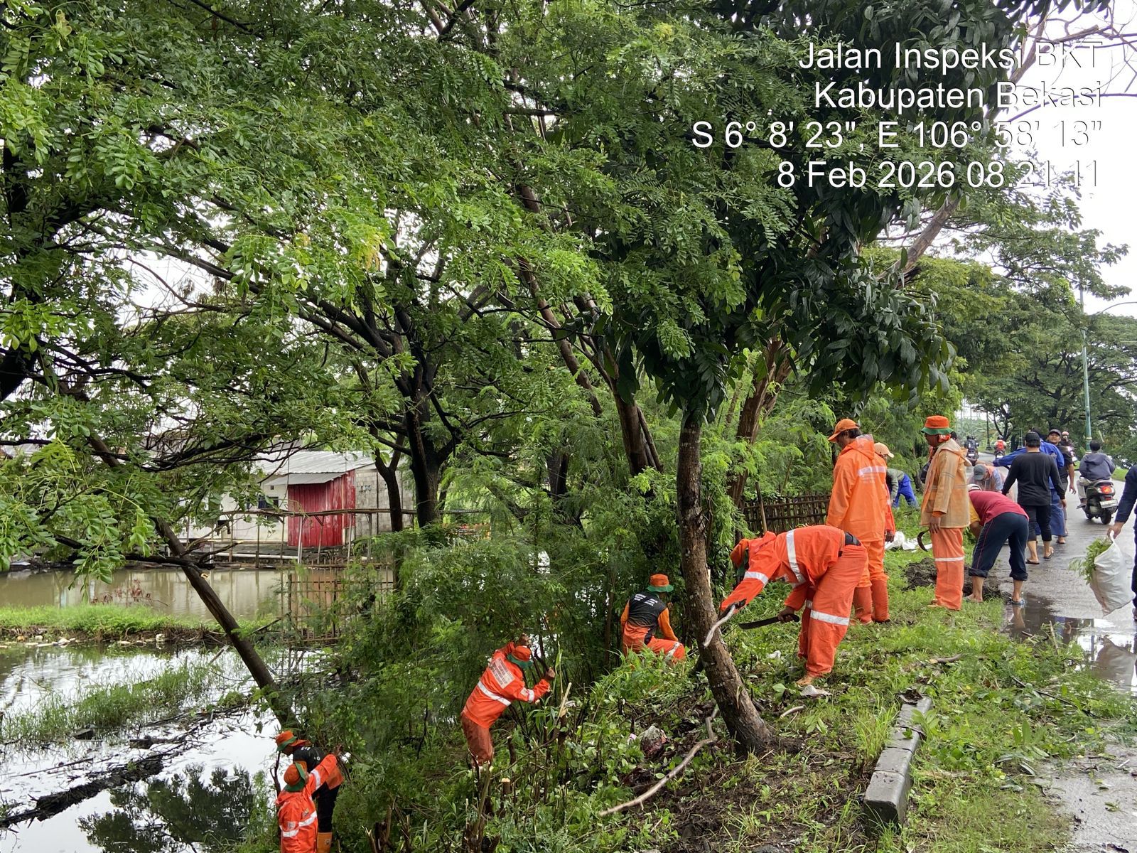 Kecamatan Cilincing melaksanakan kegiatan gotong royong melalui gerakan Jaga Jakarta Bersih 4