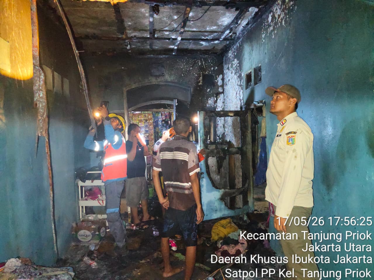 Penanganan Kebakaran Akibat Kebocoran Tabung Gas 3 Kg di RW.06 Kelurahan Tanjung Priok 5
