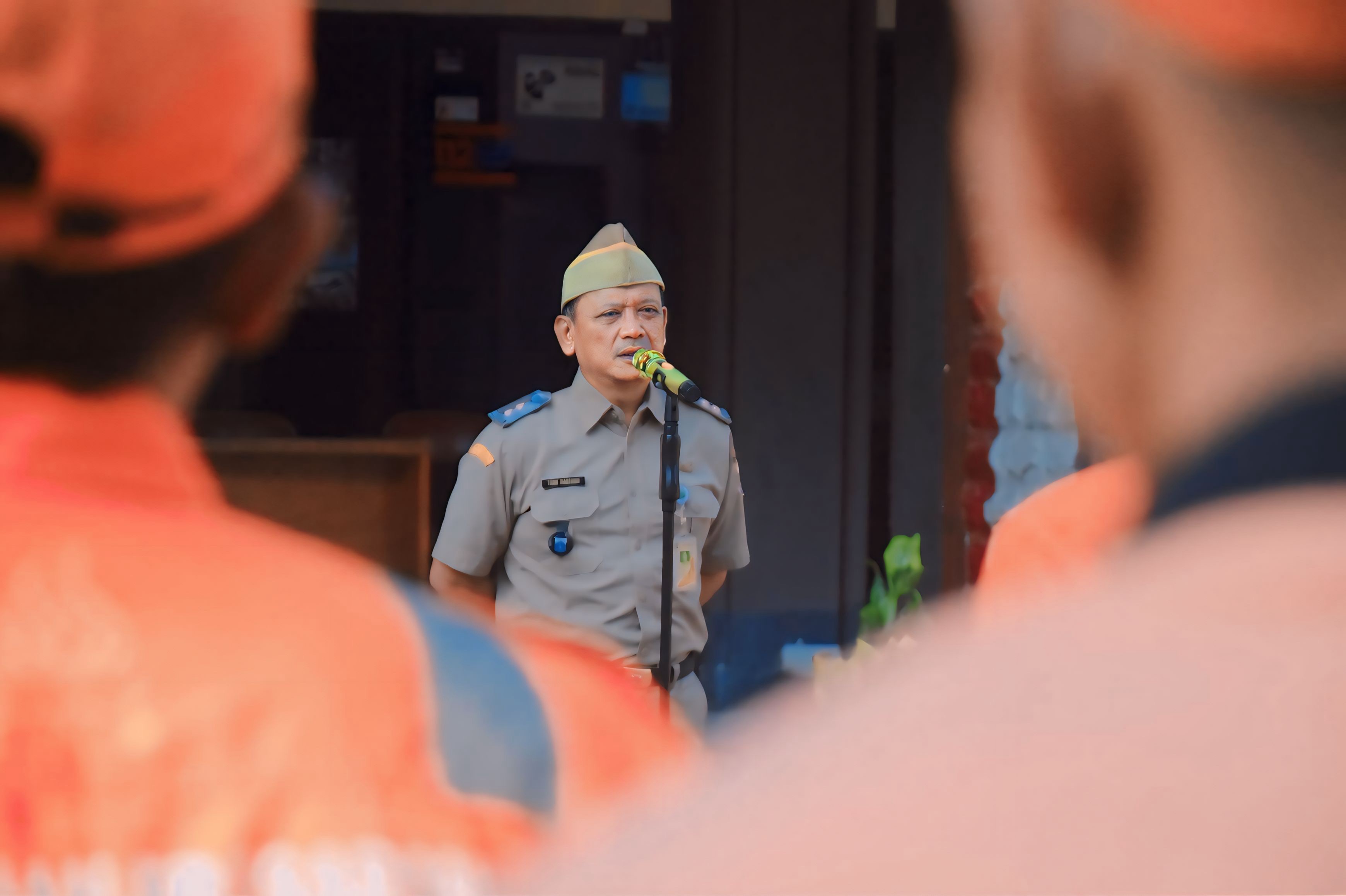 Tingkatkan Kedisiplinan, Kelurahan Pejagalan Gelar Apel Rutin Senin Pagi 2