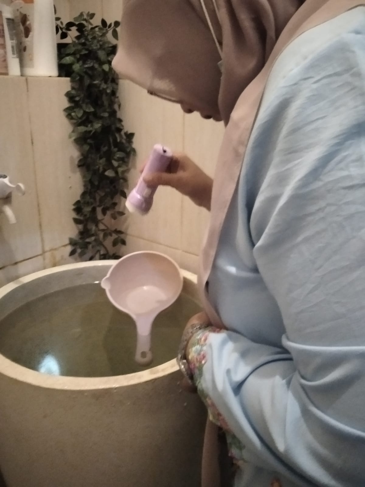 Kader Jumantik RW 04 Kelurahan Sukapura Gencarkan Pemeriksaan Jentik Nyamuk Cegah DBD 3