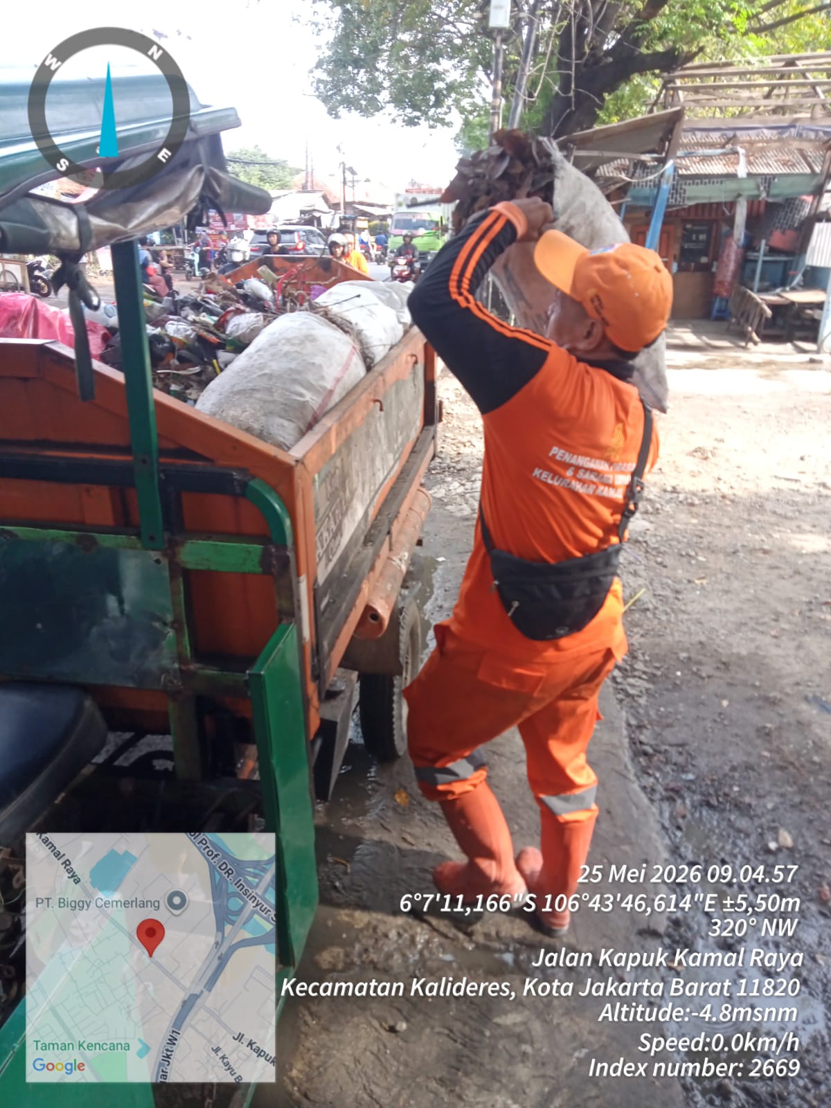 Tim Germot PPSU Kamal Muara Maksimalkan Pengangkutan Hasil Kerja Lapangan Demi Lingkungan Bersih dan Tertata 3