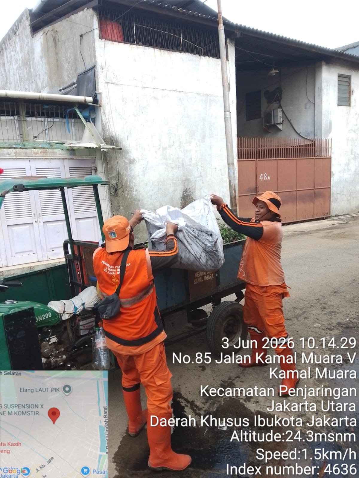 PPSU Kamal Muara Bergerak Cepat Tata Lingkungan, Pembersihan Saluran dan Pembabatan Rumput Liar Perkuat Kenyamanan Wilayah 5