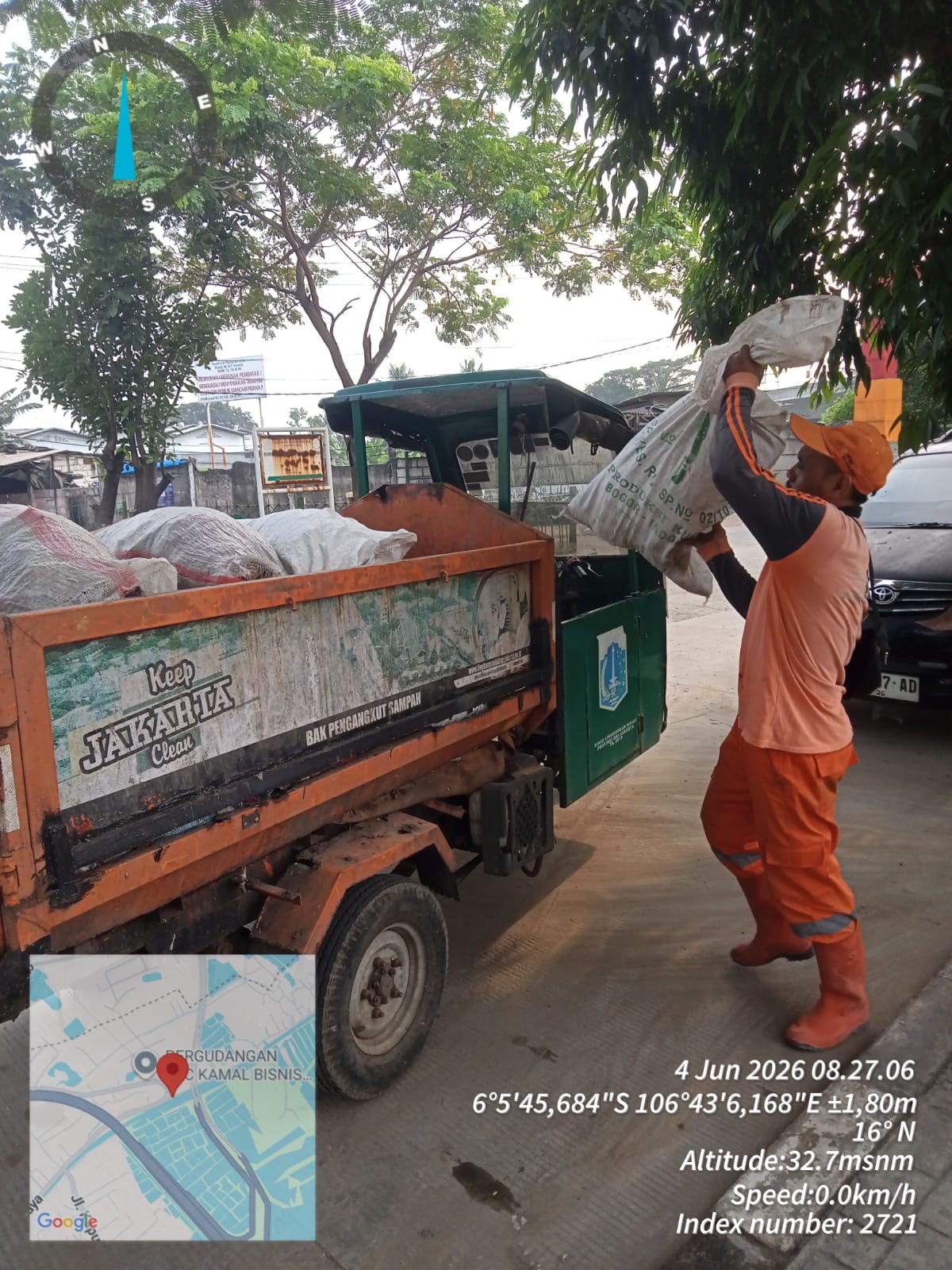 Tim Germot PPSU Kamal Muara Optimalkan Pengangkutan Hasil Kerja Lapangan Demi Lingkungan yang Bersih dan Tertata 4