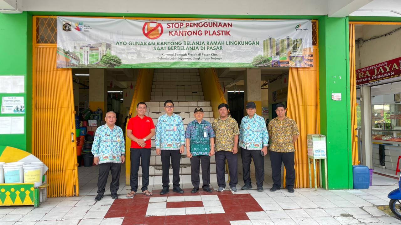 Survei dan Koordinasi kepada kepala pasar jaya ( pasar impres ). 4