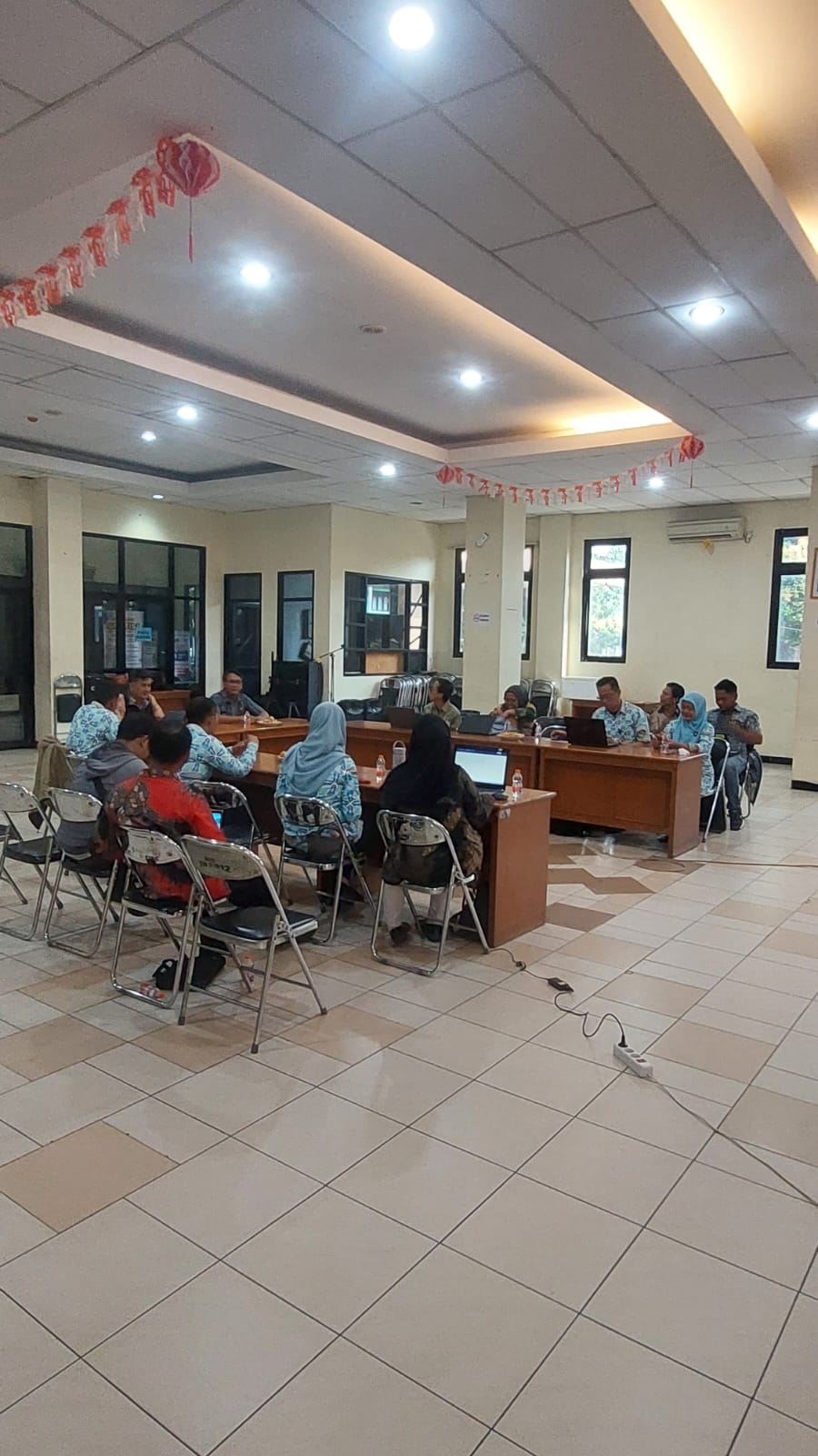 MELAKSANAKAN INPUT RANKHIR 2027 DI KANTOR KECAMATAN CILINCING 1
