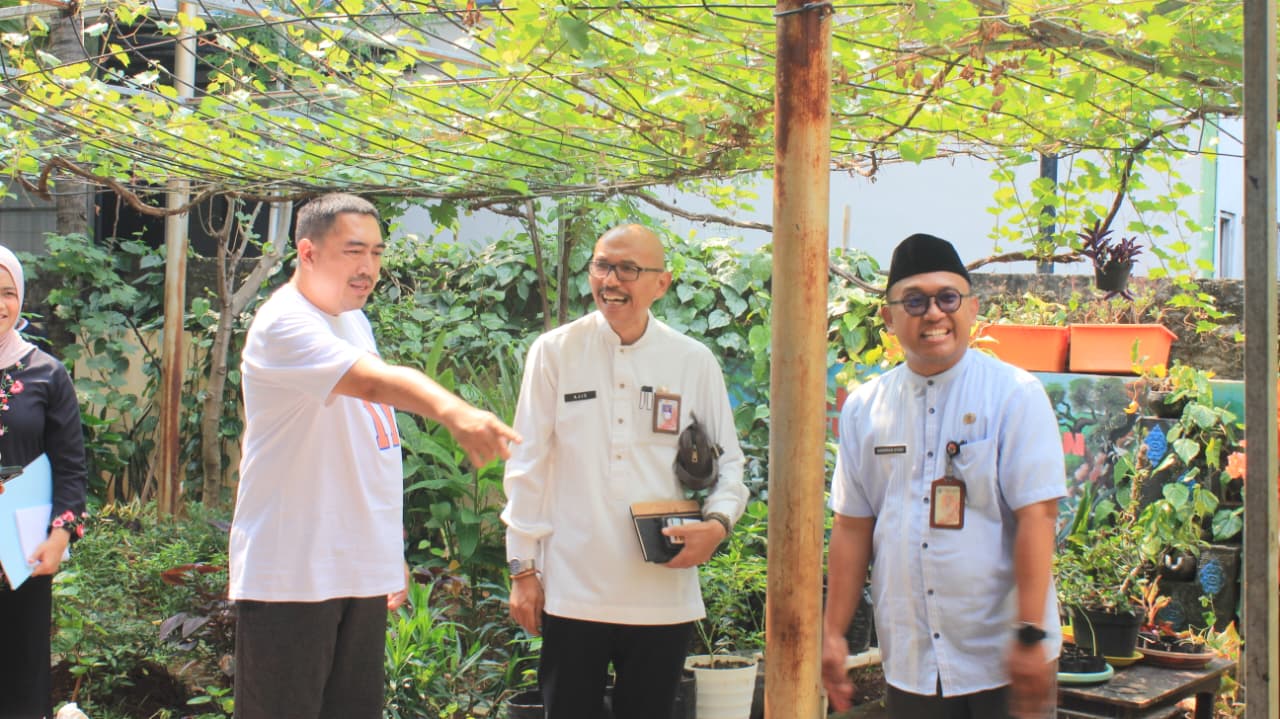 Peninjauan Lapangan Optimalisasi Sarana dan Prasarana Pelayanan di Kebon Bawang 2