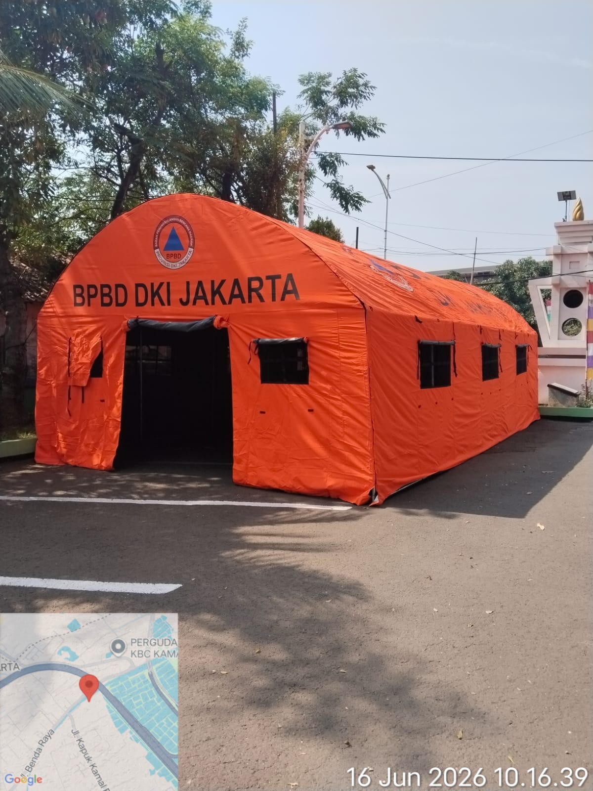 Pemasangan Tenda BPBD Perkuat Kesiapsiagaan dan Dukungan Pelayanan Masyarakat di Kamal Muara 5