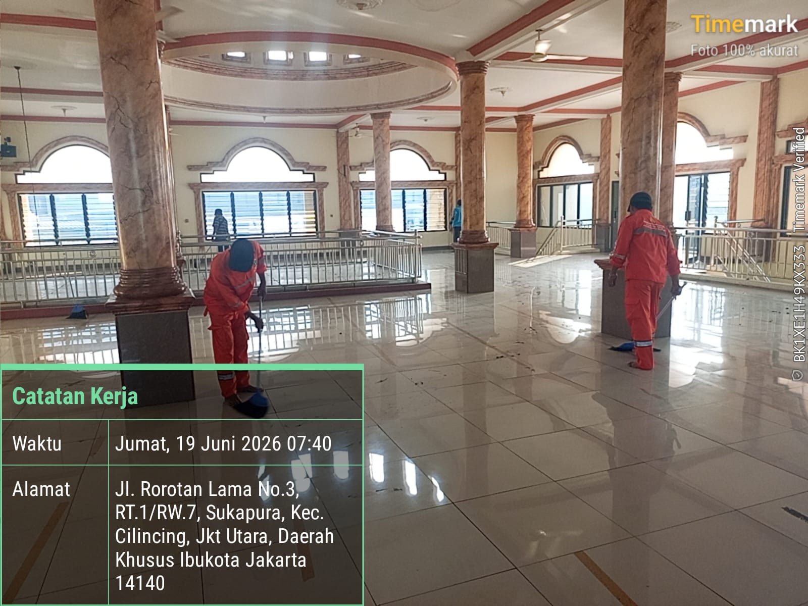 Sinergi Warga dan PPSU Kelurahan Sukapura Gotong Royong Bersih-Bersih Masjid Baiturrahim RW 08 3