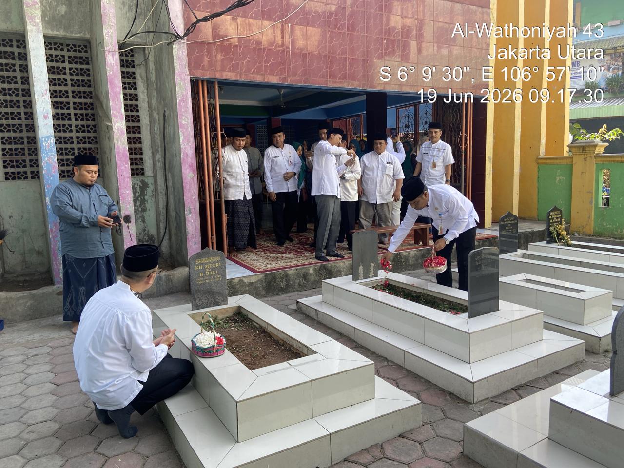 ZIARAH KUBUR ULAMA DAN HABAIB 2