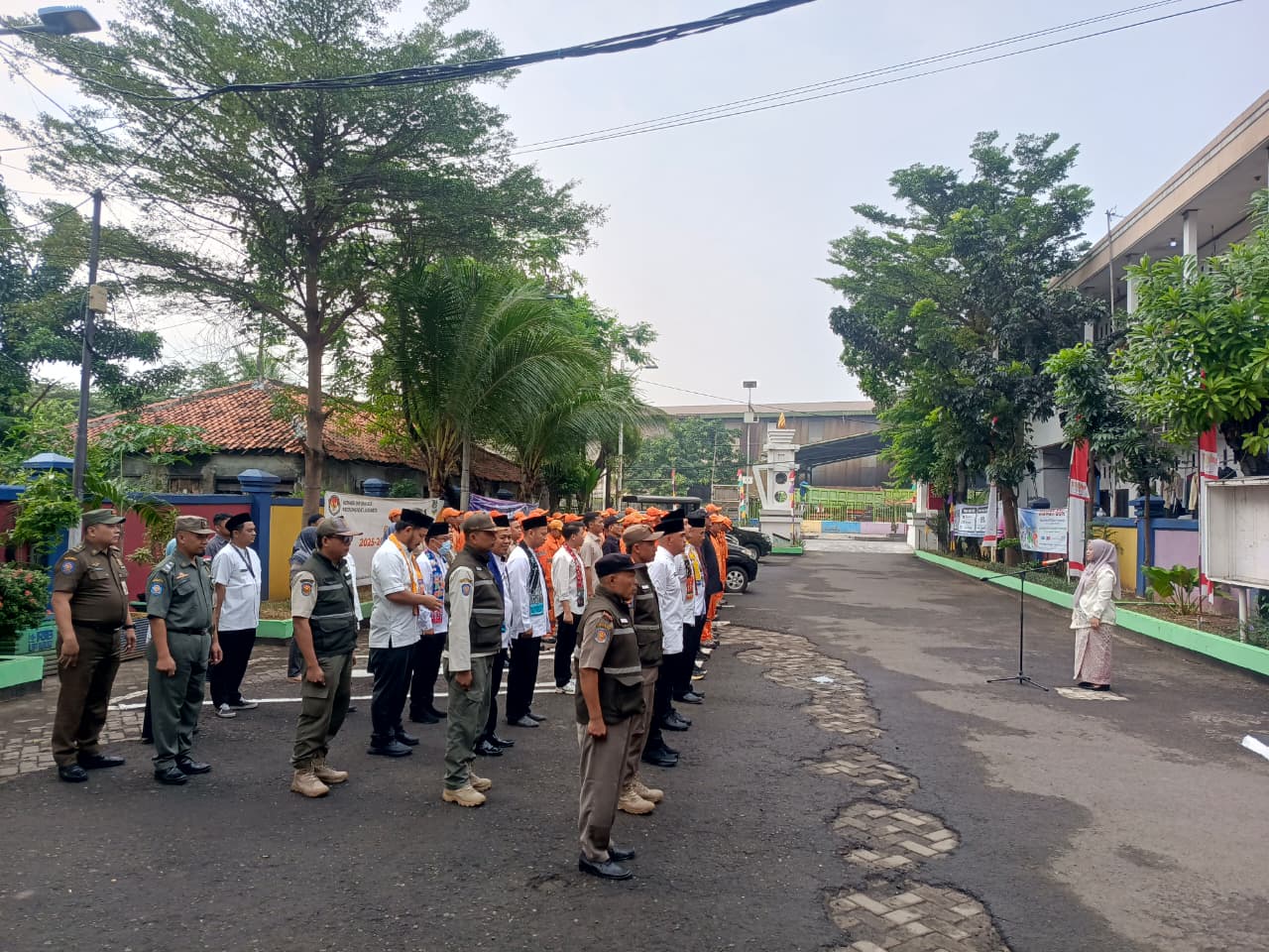 Apel Pagi Kelurahan Kamal Muara Jadi Momentum Penguatan Disiplin dan Semangat Pelayanan Masyarakat 3