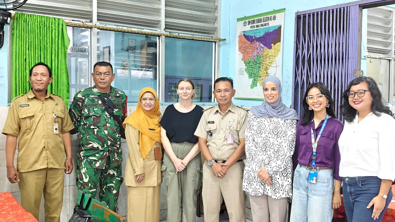 Lurah Rawa Badak Selatan Dampingi Kunjungan Staf Kedutaan Besar Denmark ke SDN Rawa Badak 05 Keluarahan Rawa Badak Selatan, 6