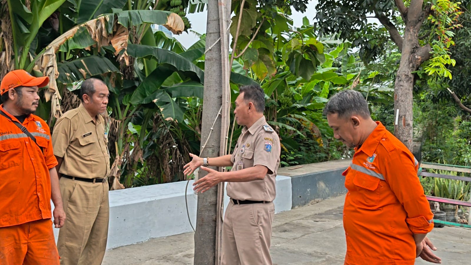 Monitoring Penataan Kawasan Triwulan II di RT 08 RW 05 Keluarahan Rawa Badak Selatan, 5
