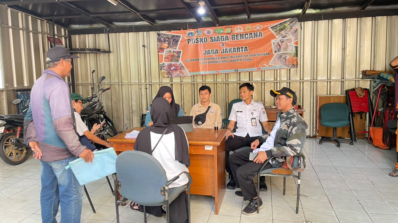 Kegiatan Piket Posko Siaga Bencana dan Jaga Jakarta Di Kelurahan Pademangan Barat 2