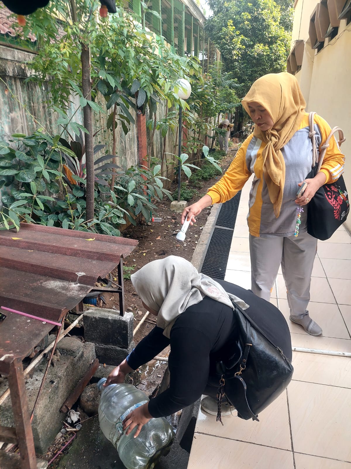 Jumat, 26 Juni 2026 | Pemberantasan Sarang Nyamuk (PSN) di Lingkungan Perkantoran Kelurahan Pademangan Timur 6