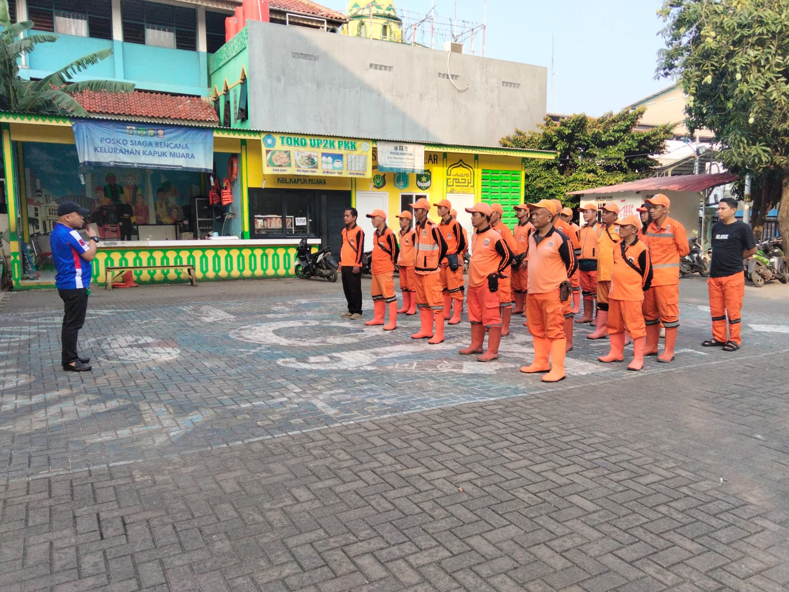 Kegiatan Kerja Bakti di RT 007 RW 02 Kelurahan Kapuk Muara 4