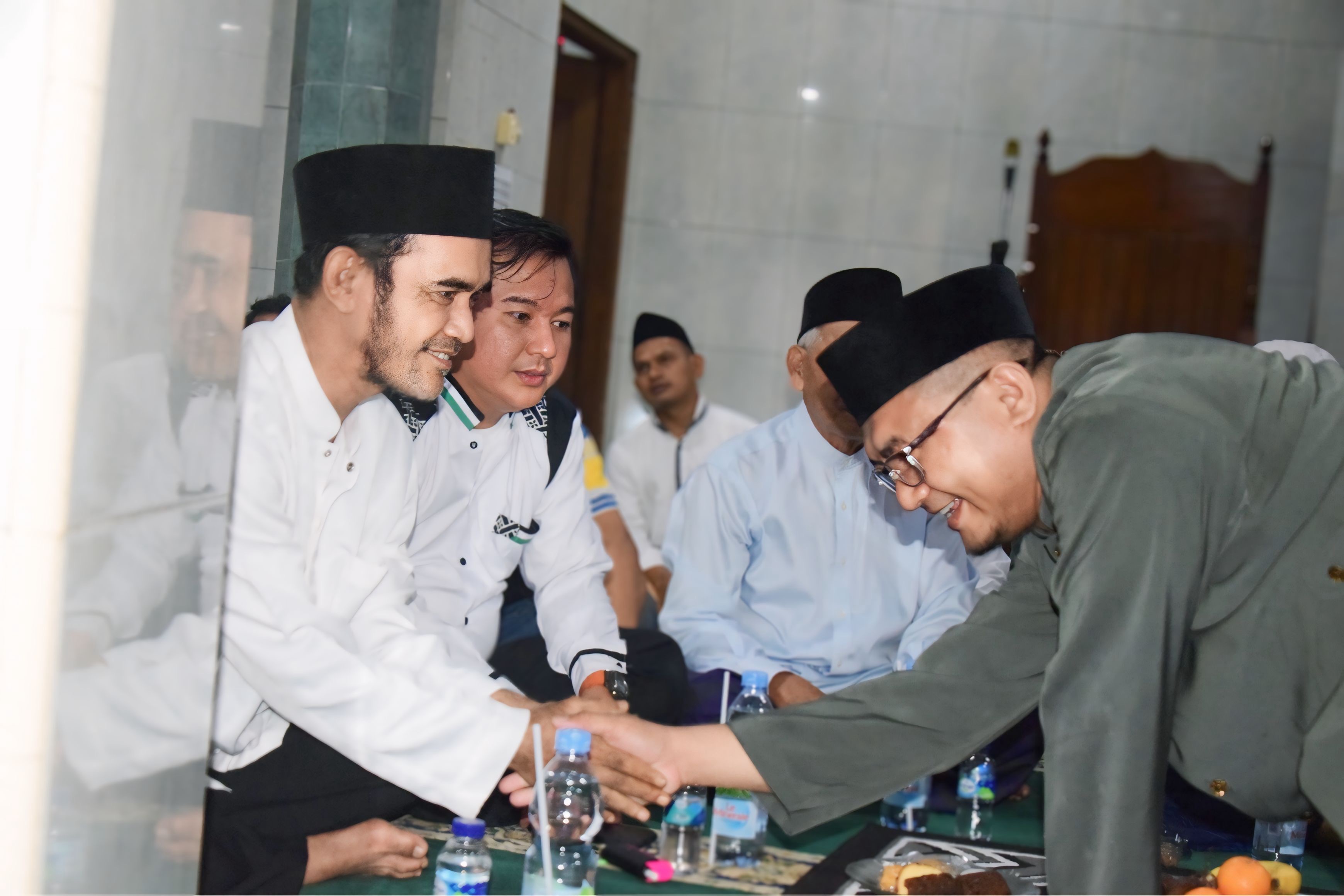 Lurah Pejagalan Hadiri Kegiatan Santunan Anak Yatim dan Kaum Duafa di Masjid Baitul Muttaqien RW 015 3